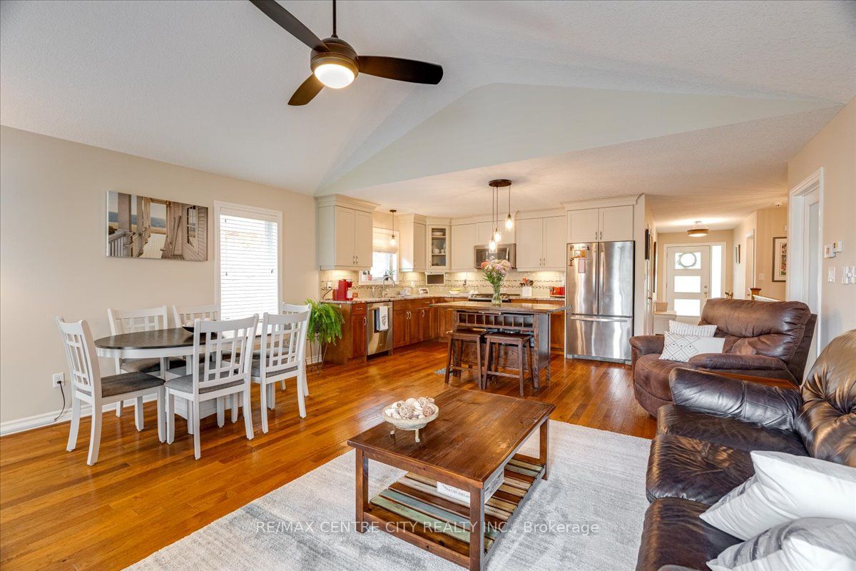 2 Cherry Blossom Lane Property Photo 16