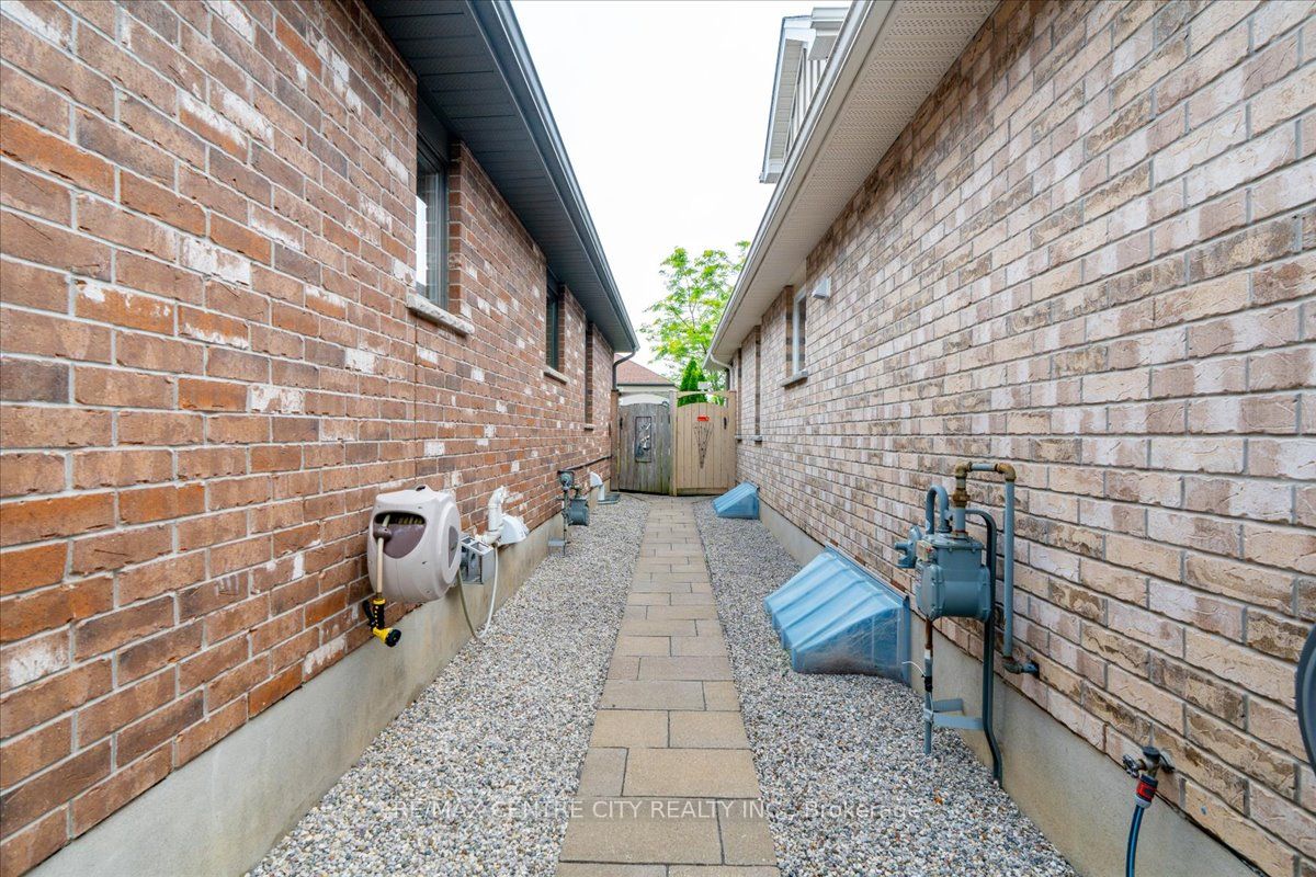2 Cherry Blossom Lane Property Photo 36
