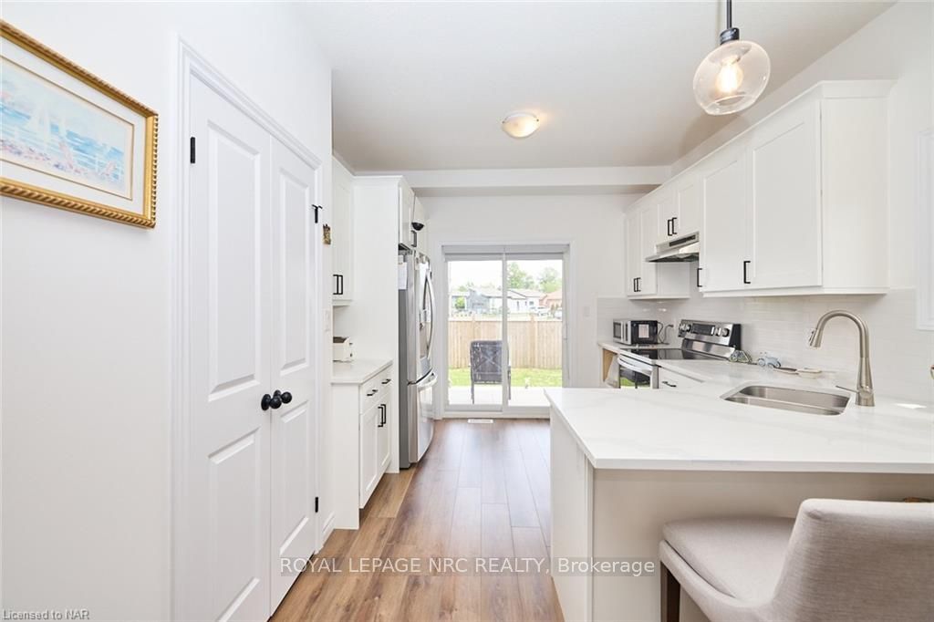 8 King Street Property Photo 7