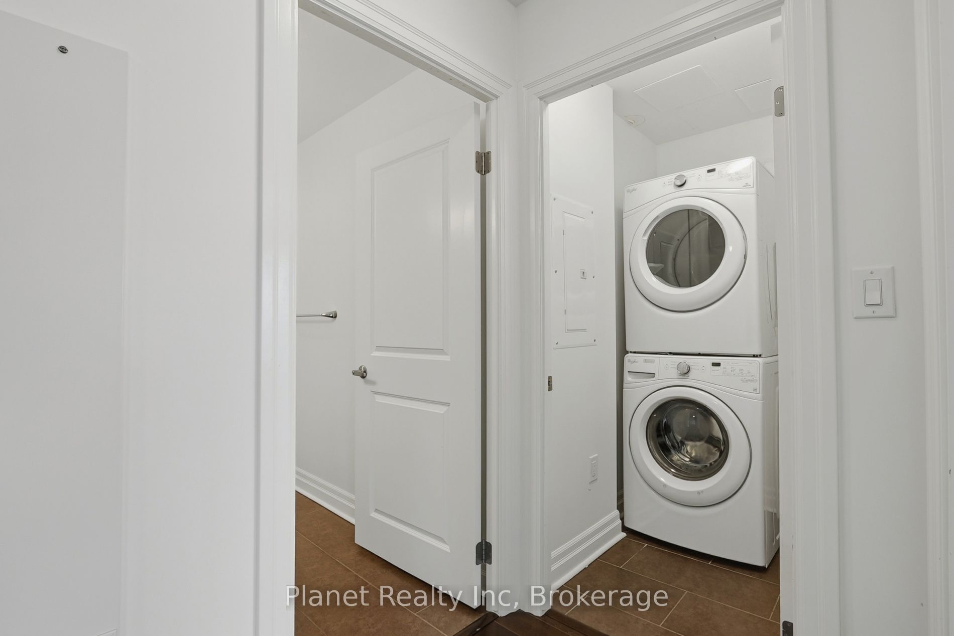 150 Wellington Street E 501 Property Photo 16