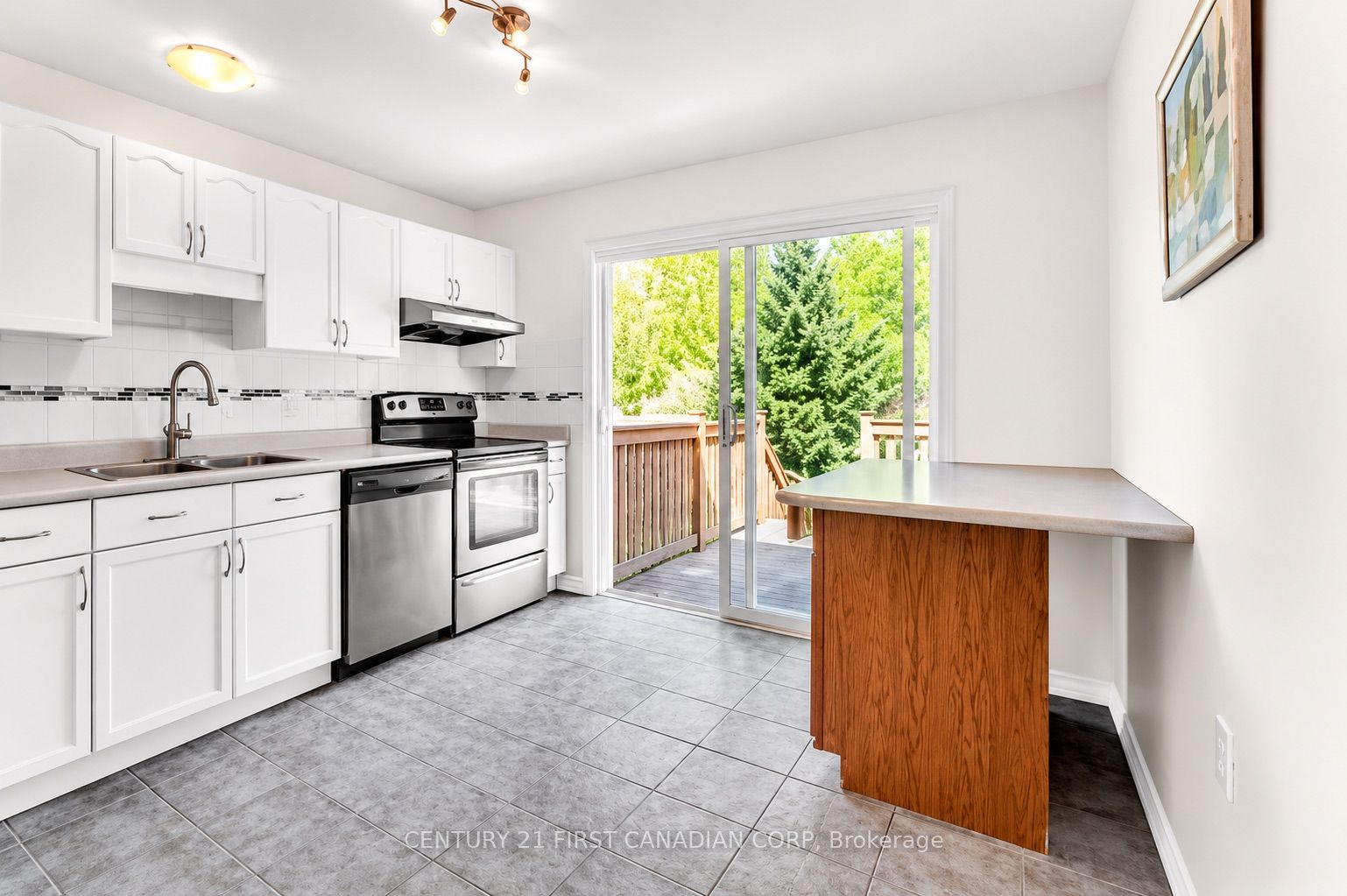 1761 Devos Drive Property Photo 13