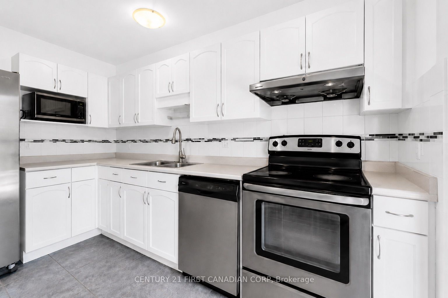 1761 Devos Drive Property Photo 14