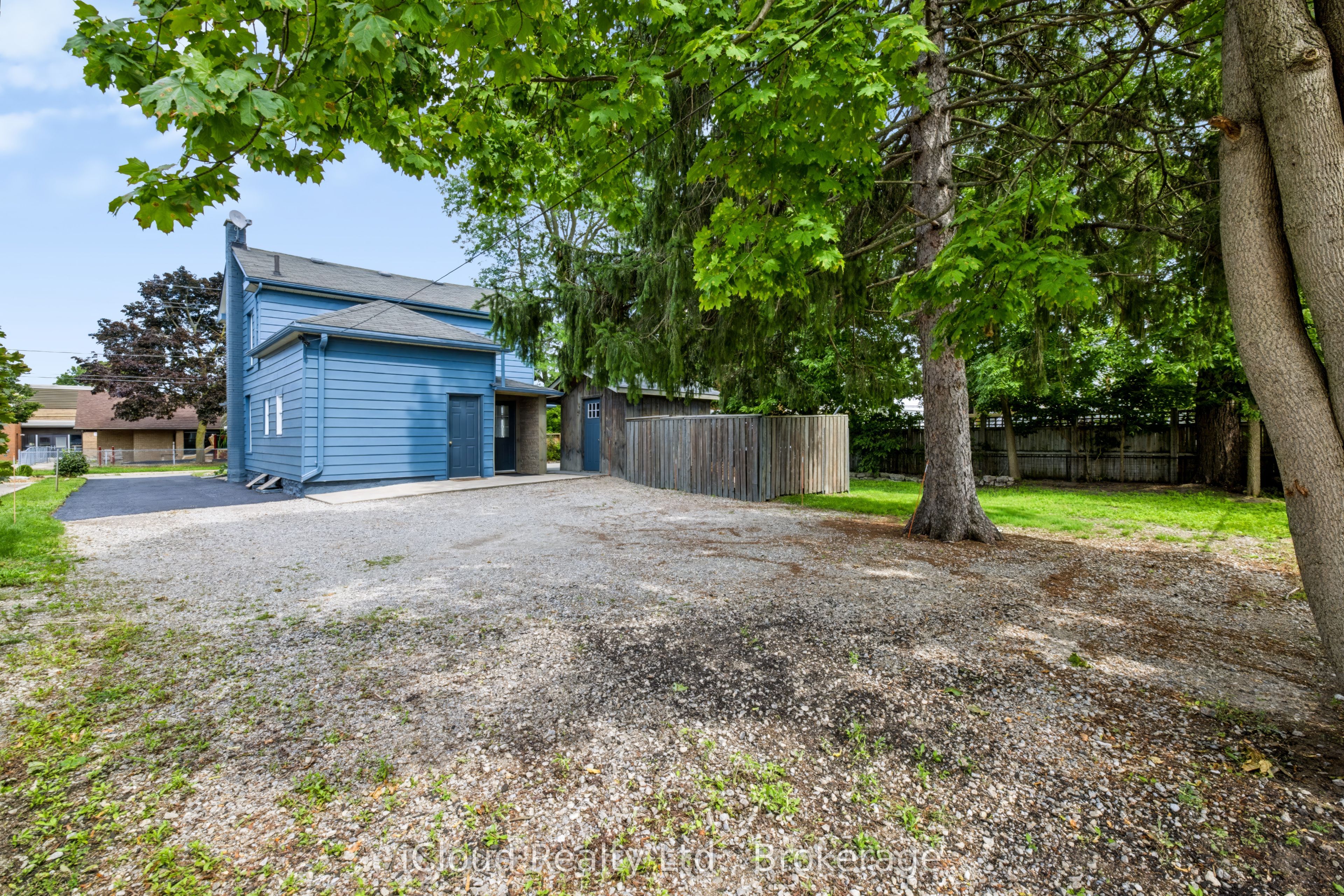 654 Duke Street Property Photo 8