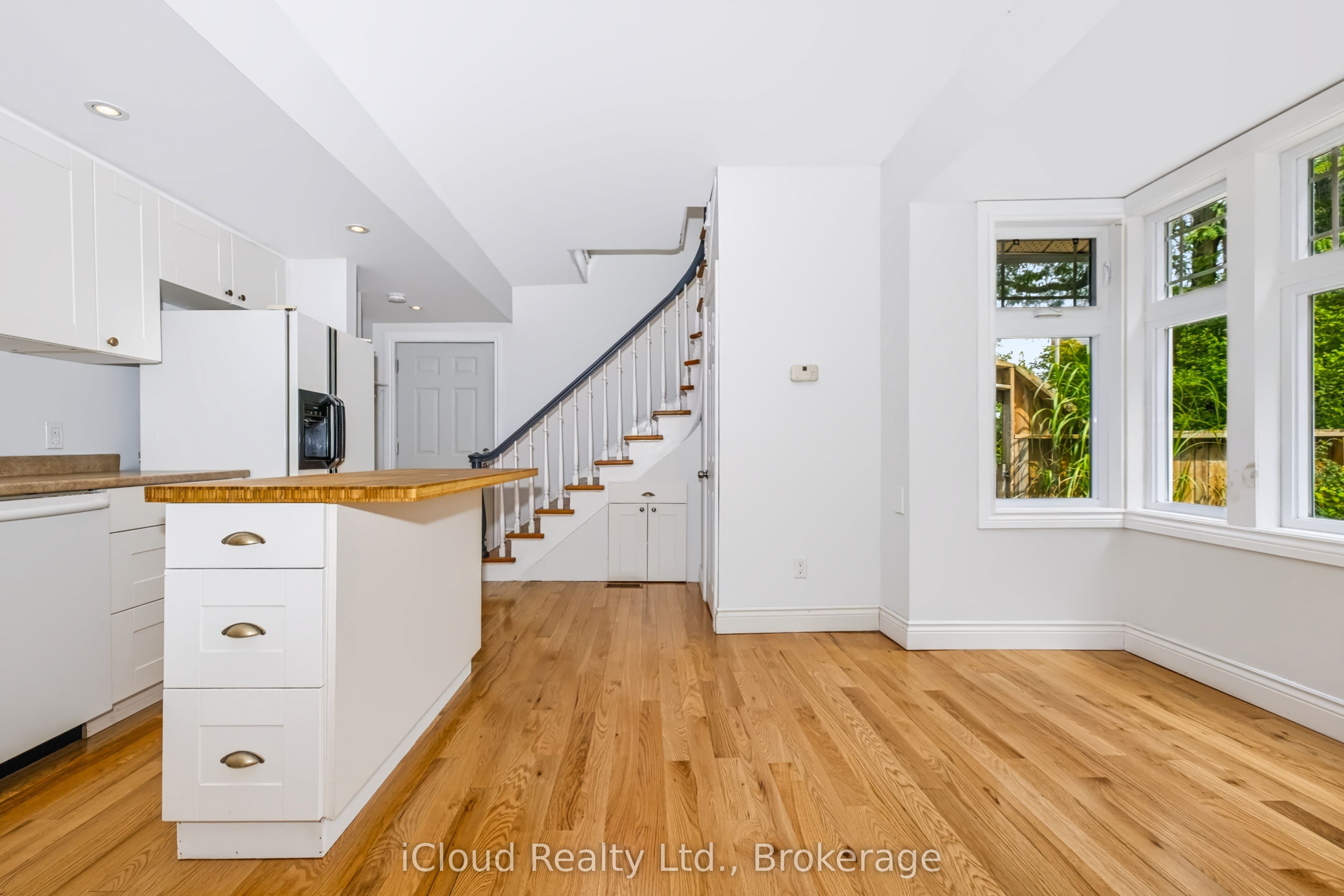 654 Duke Street Property Photo 13