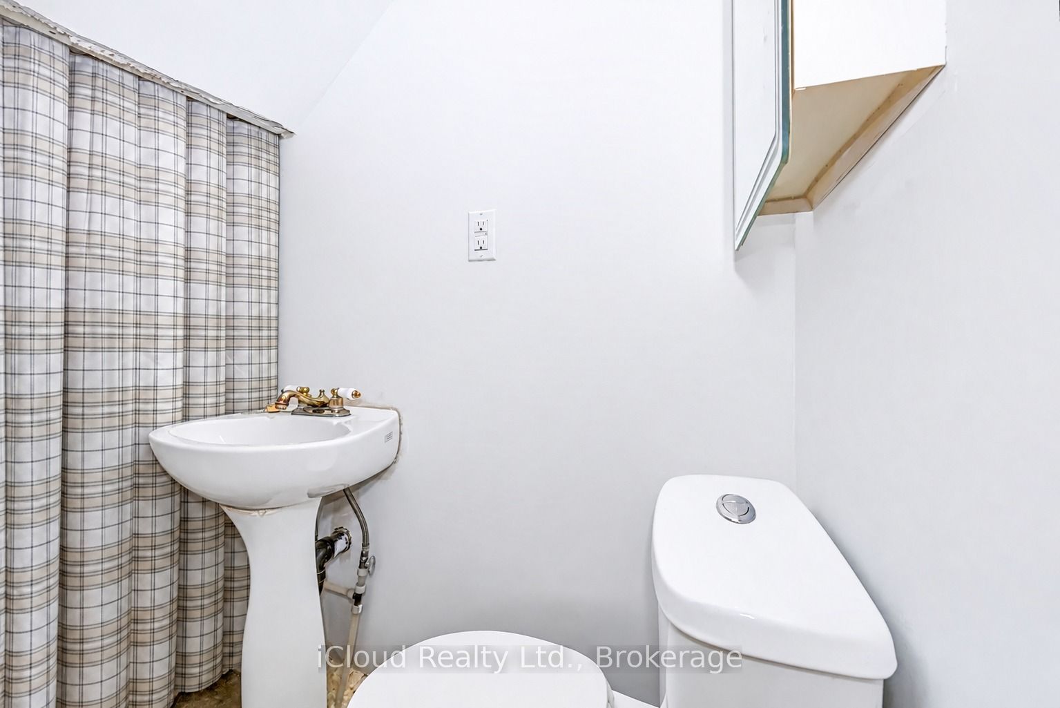 654 Duke Street Property Photo 14