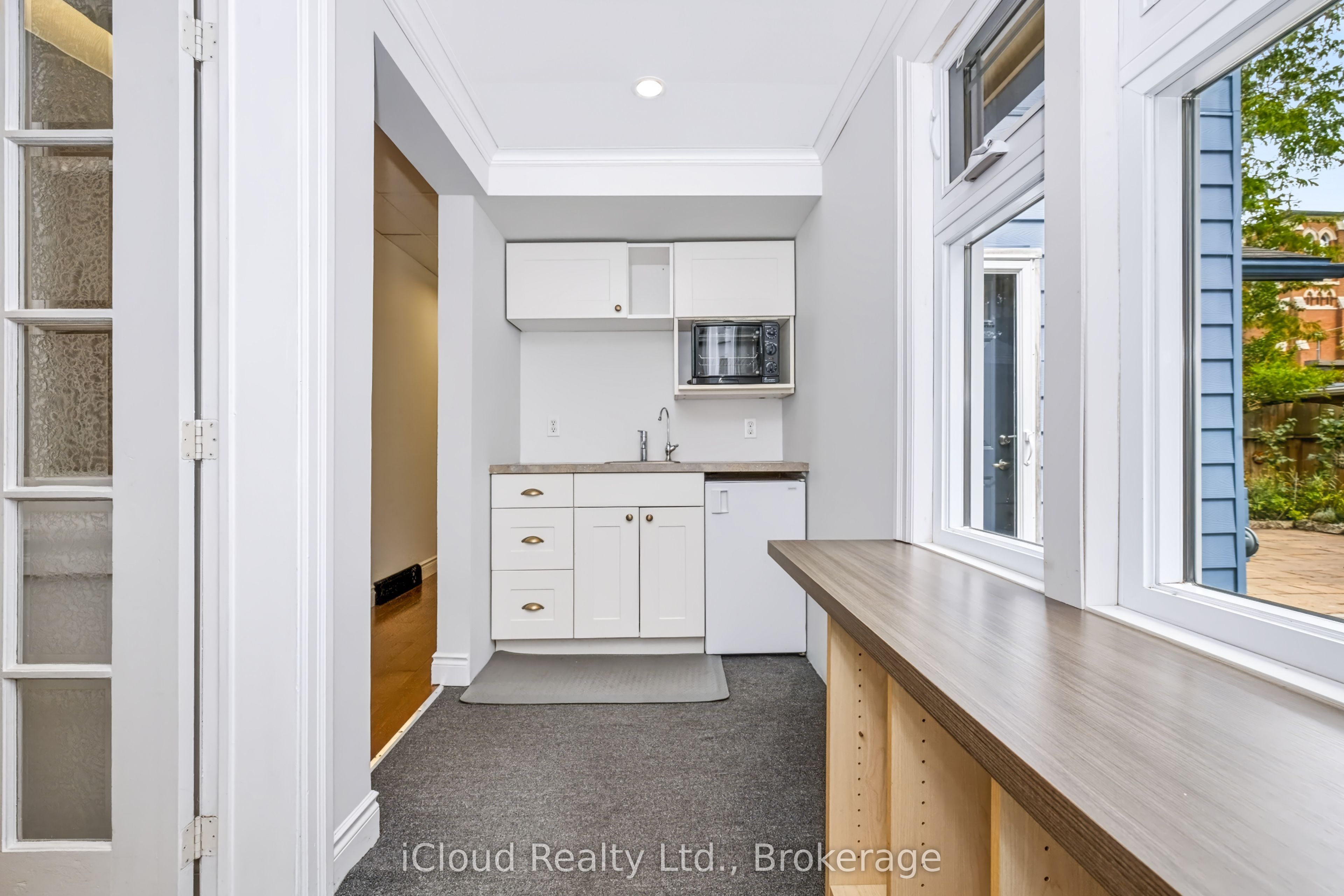 654 Duke Street Property Photo 22