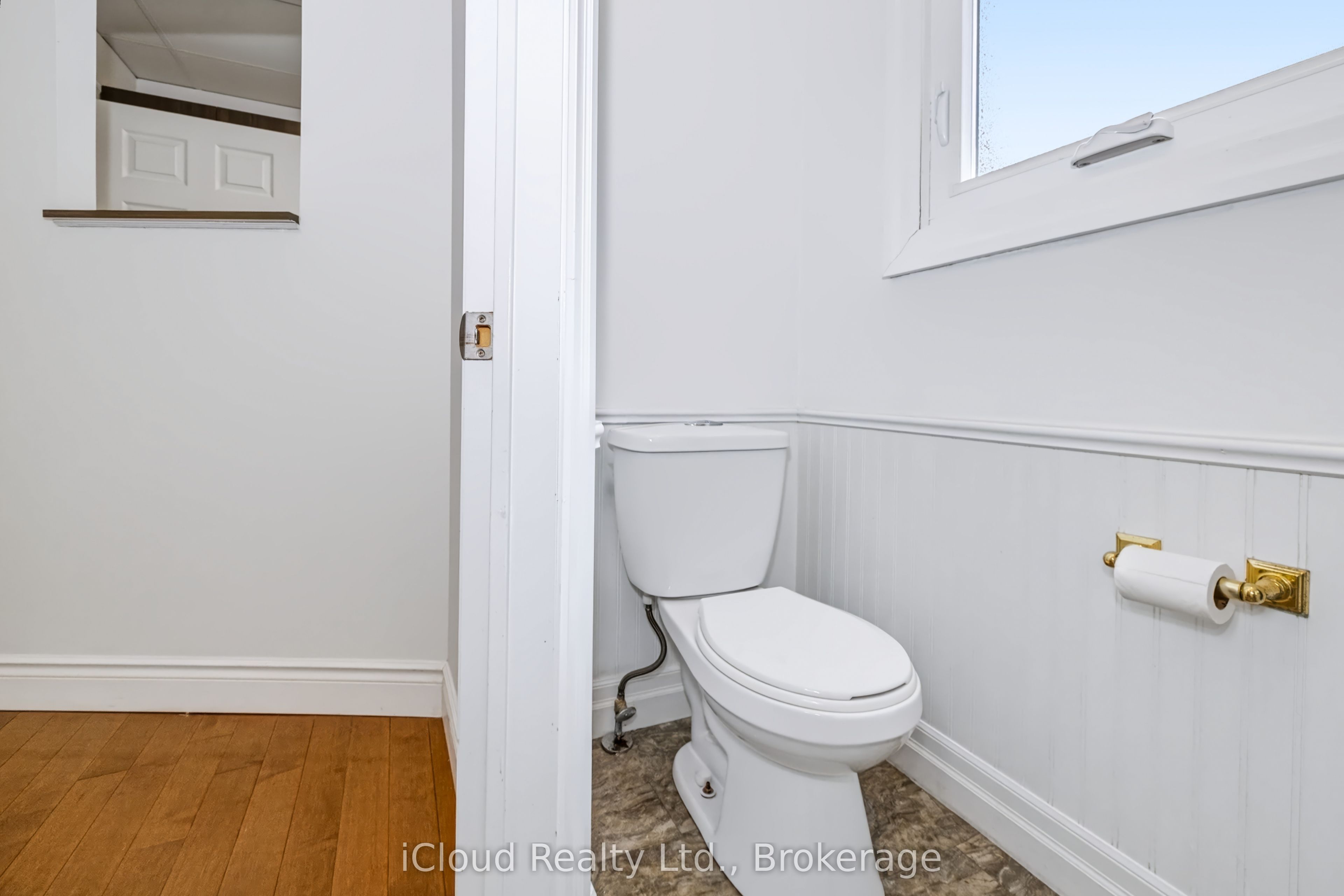 654 Duke Street Property Photo 33
