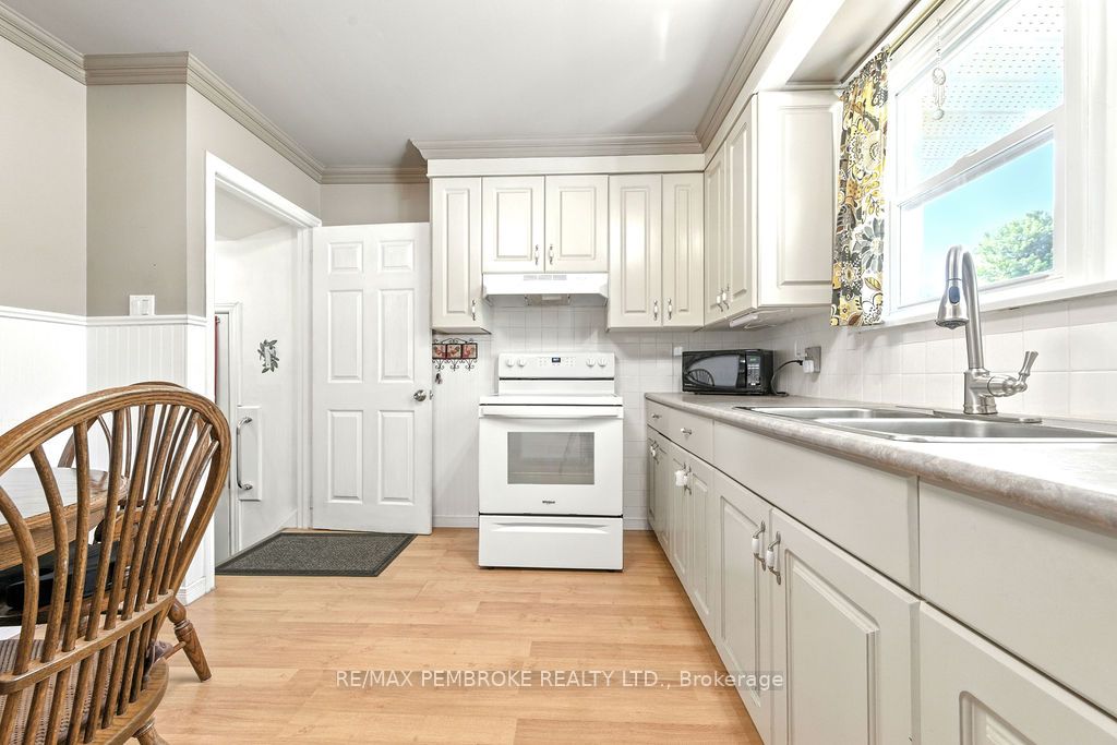 335 Willard Street Property Photo 10