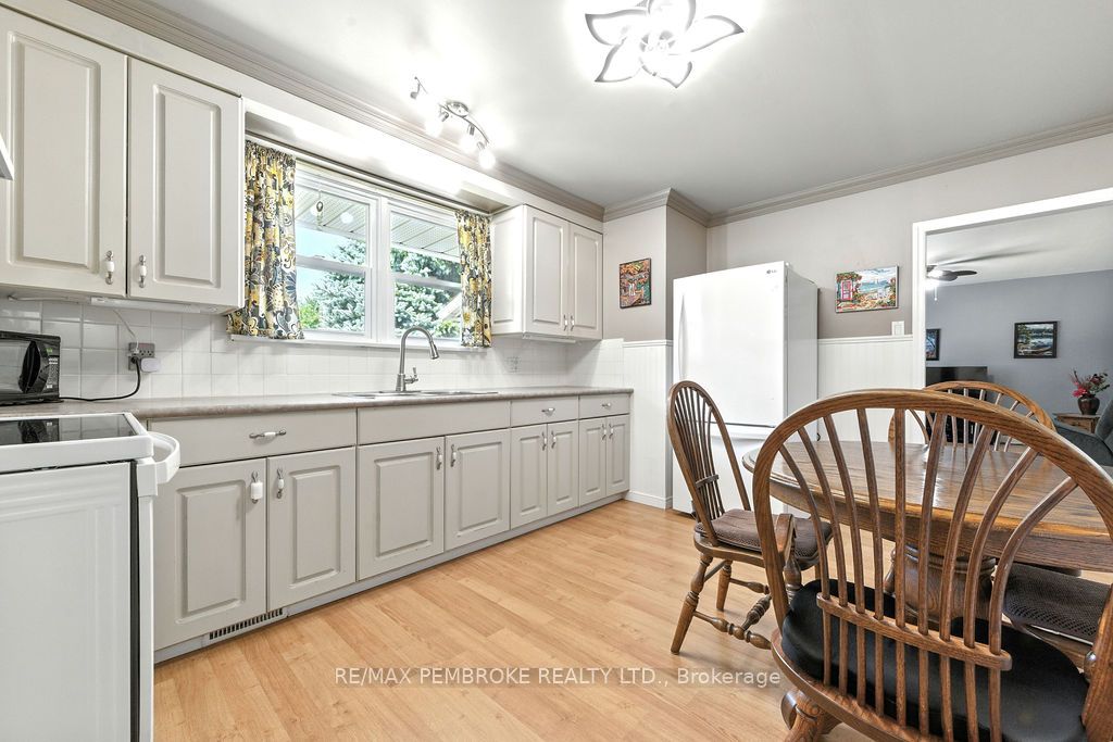 335 Willard Street Property Photo 13