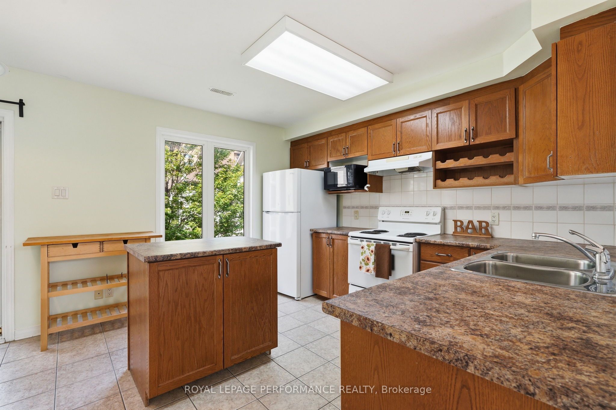 568 Reardon Private 8 Property Photo 13
