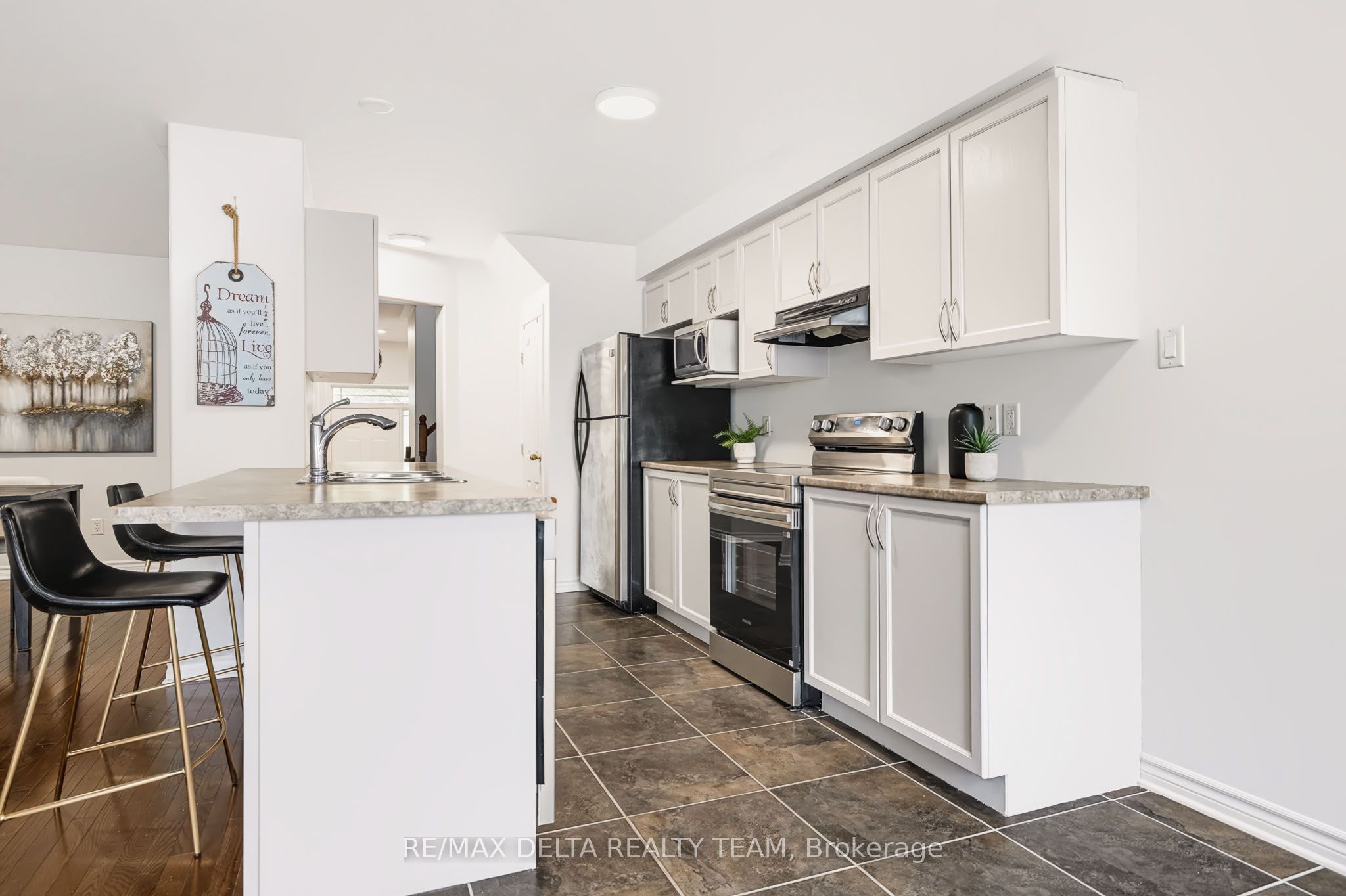 616 Spikemoss Place Property Photo 10