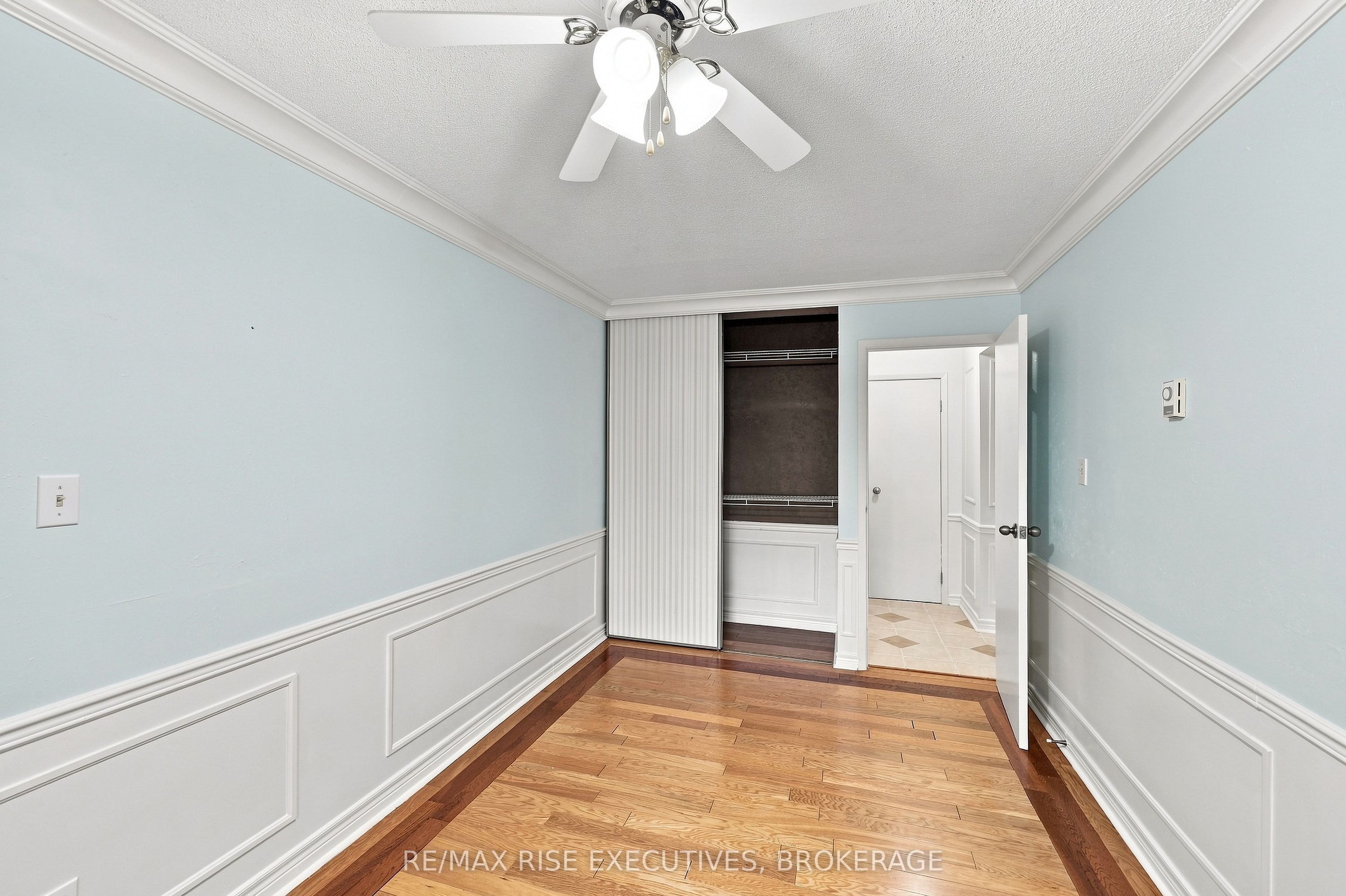 561 Armstrong Road 305 Property Photo 26