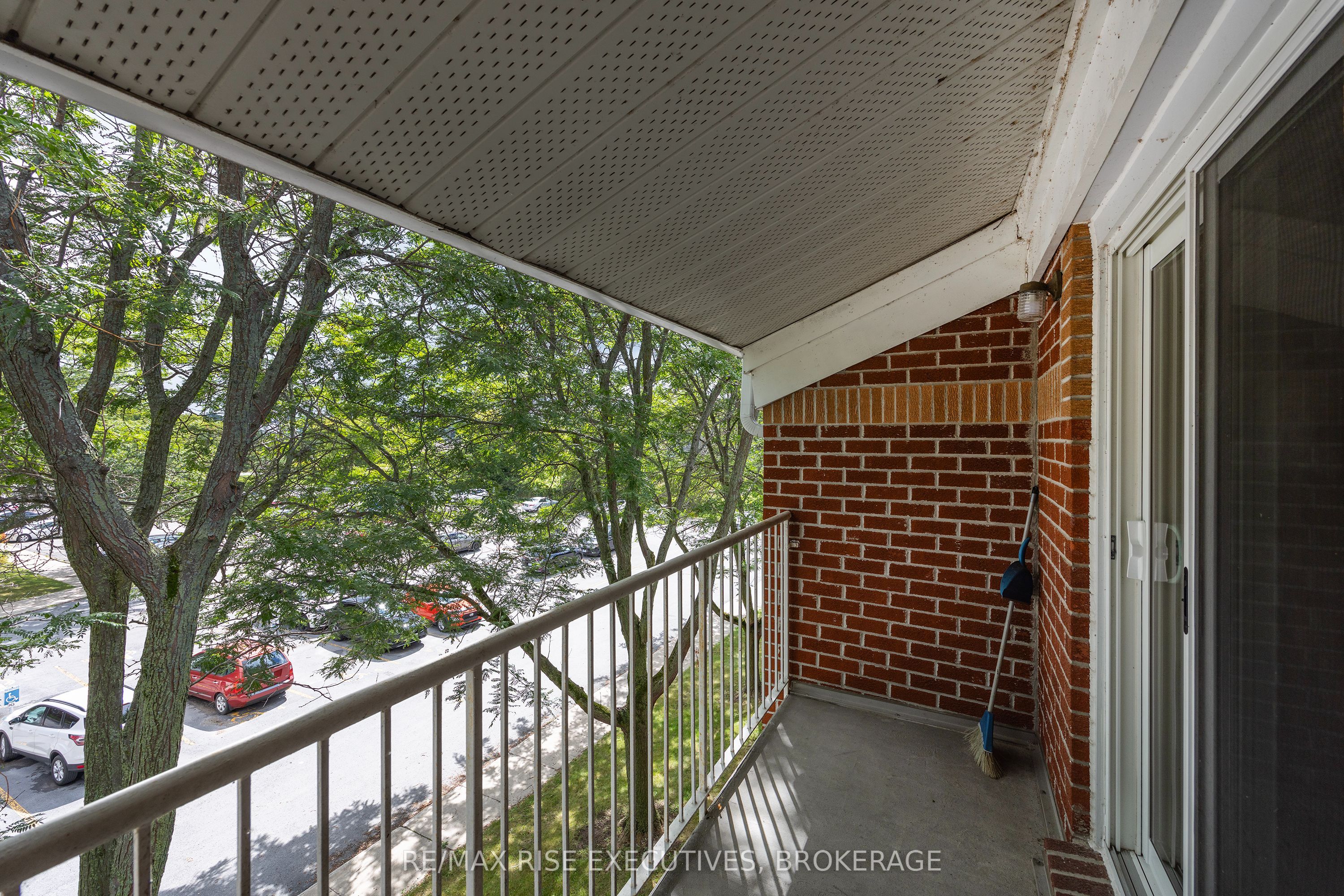 561 Armstrong Road 305 Property Photo 33