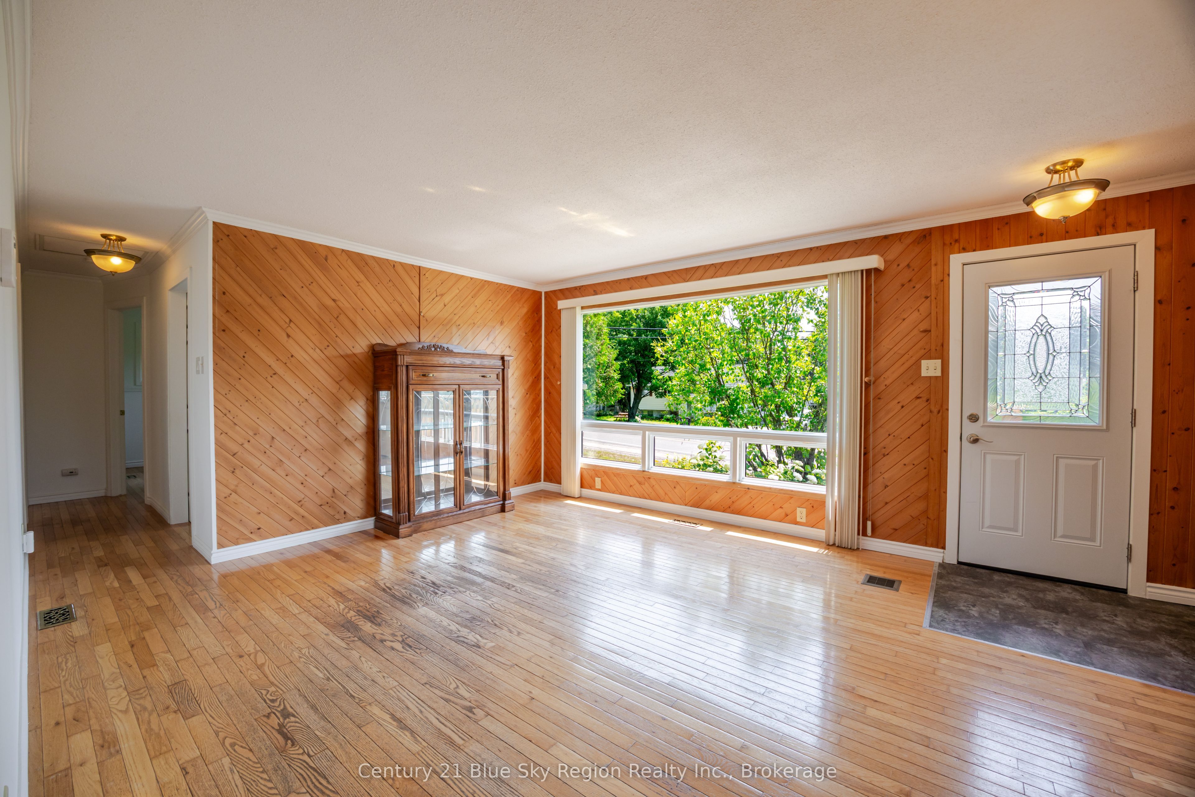 1351 Village Road Property Photo 7