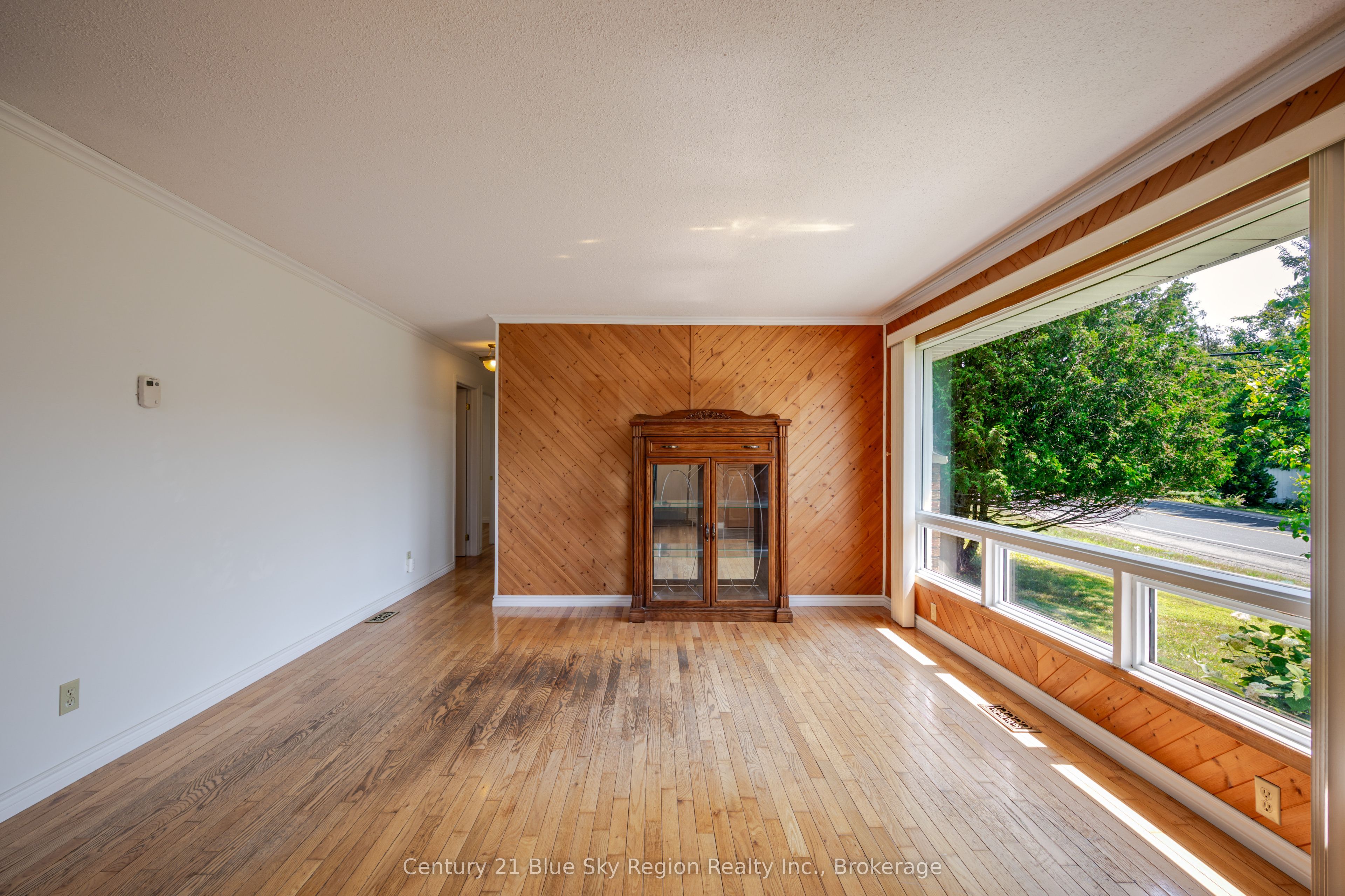 1351 Village Road Property Photo 8