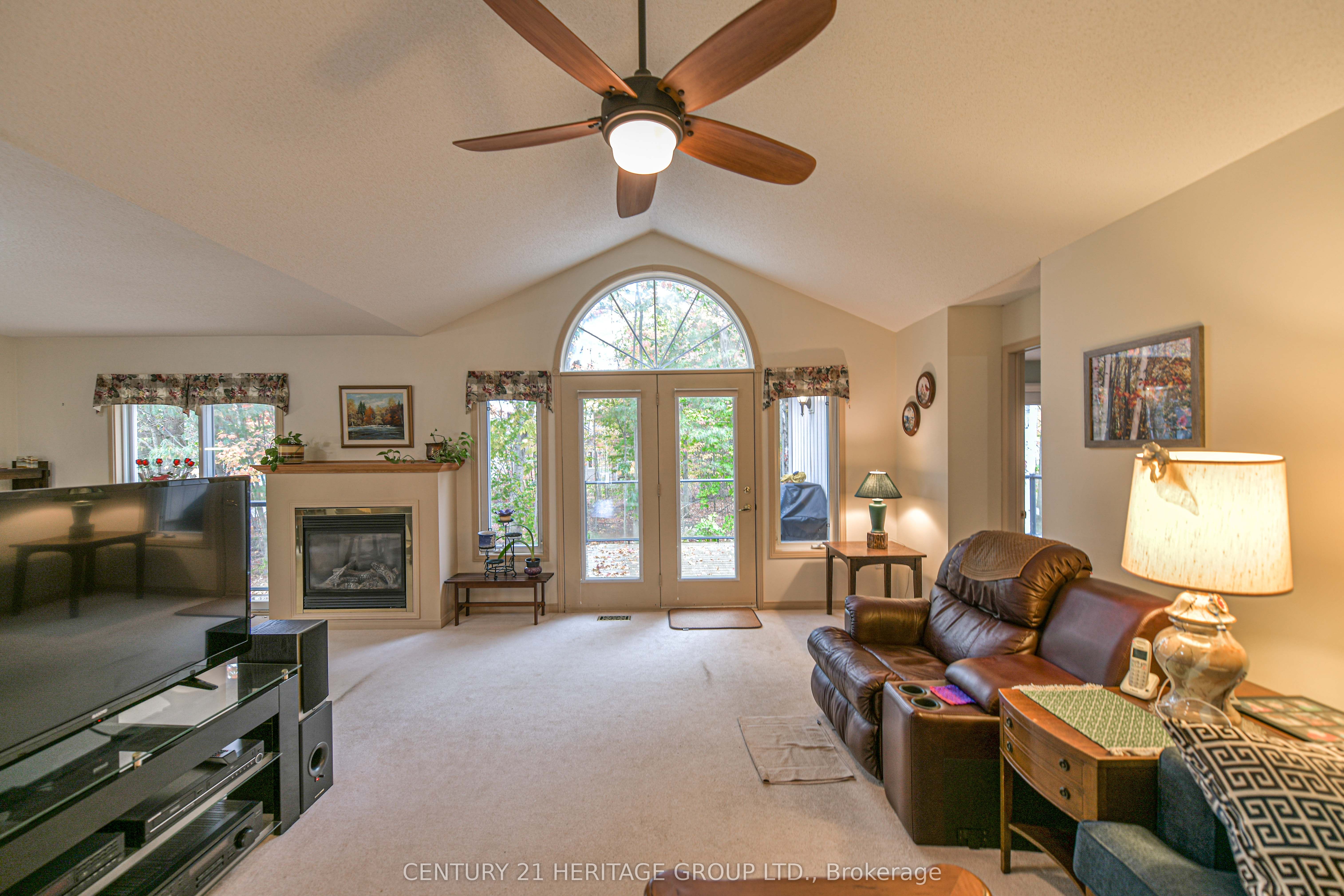19 Springwood Crescent Property Photo 18