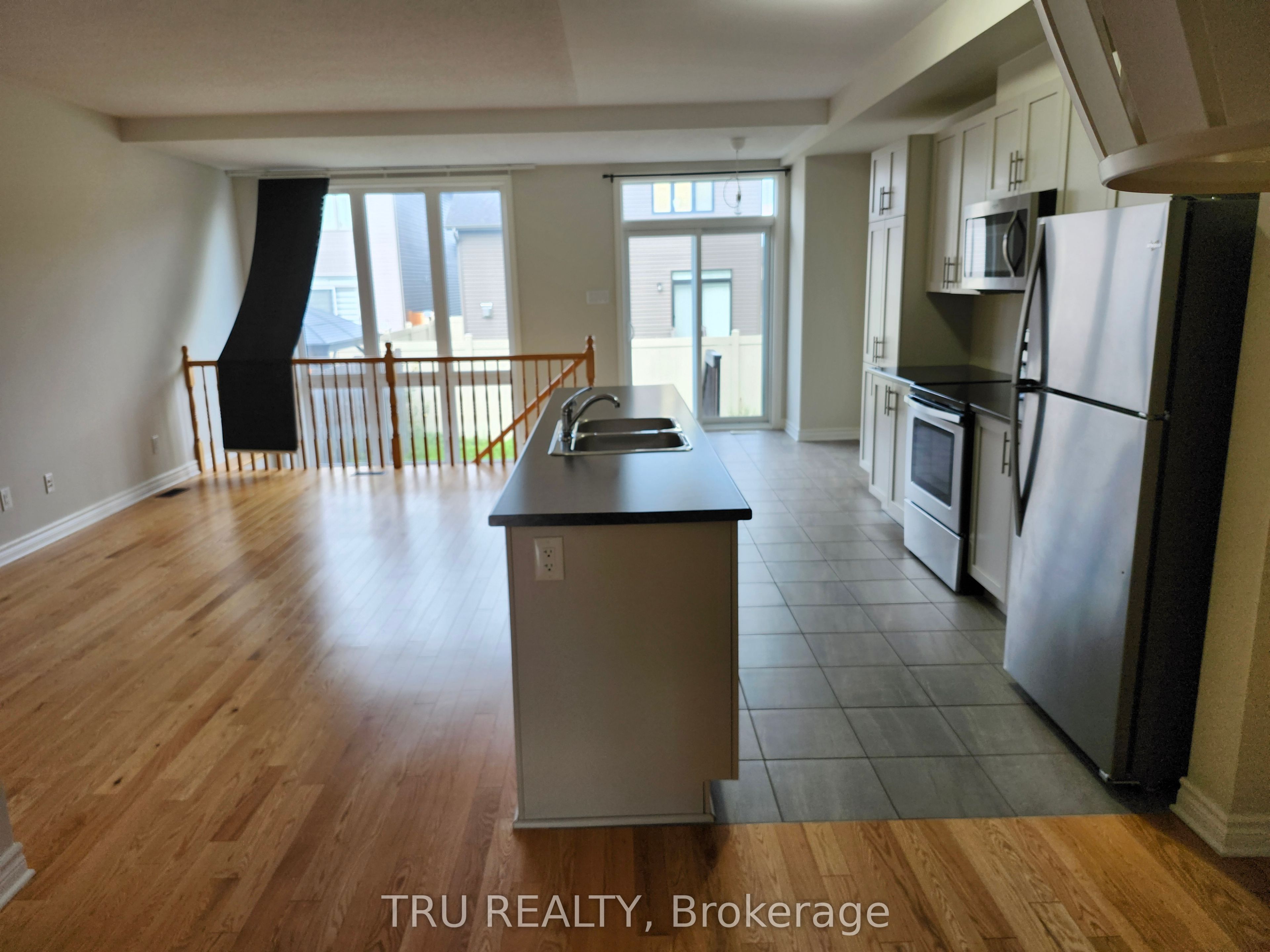 1146 Beckett Crescent Property Photo 3