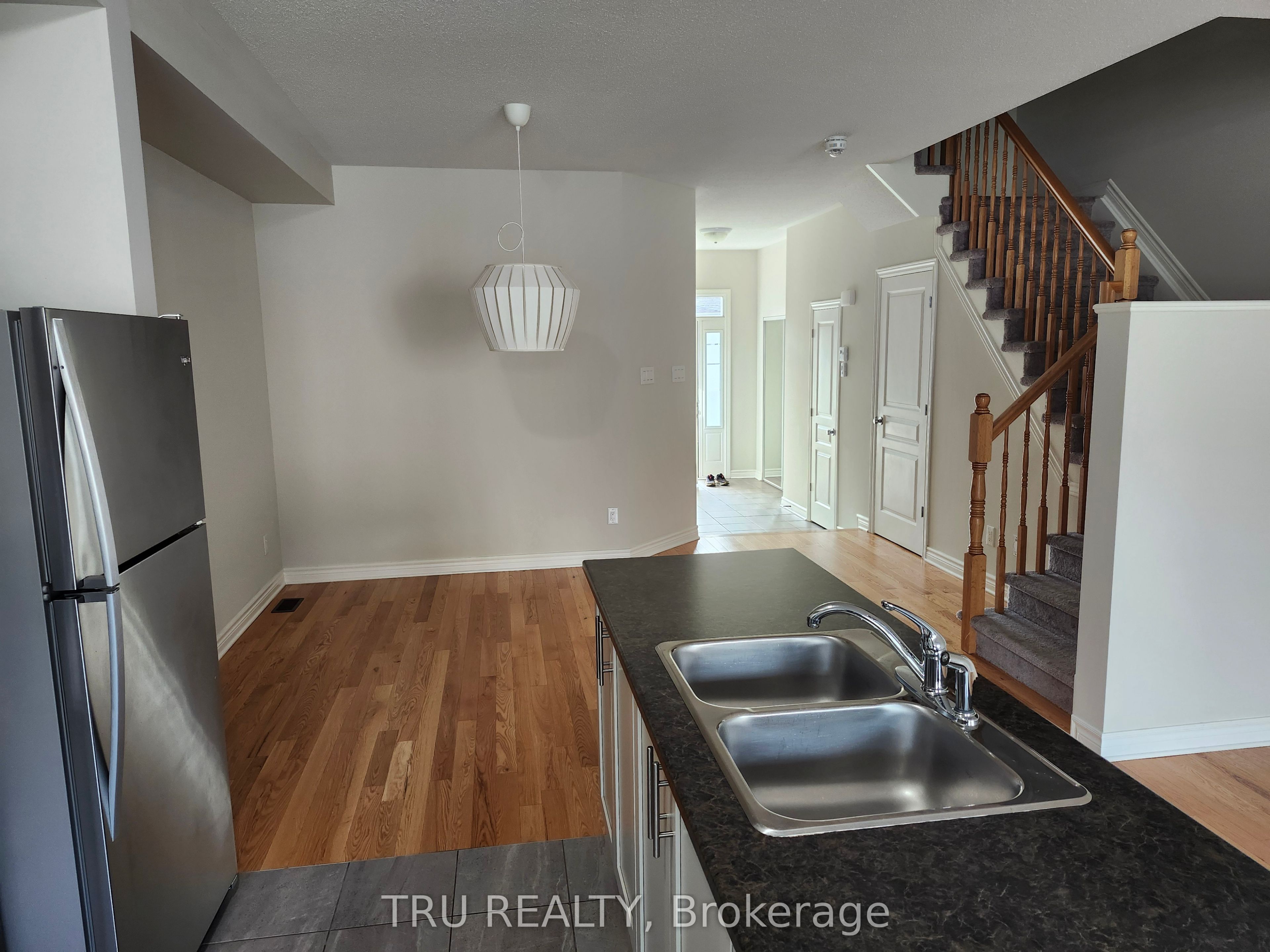 1146 Beckett Crescent Property Photo 6