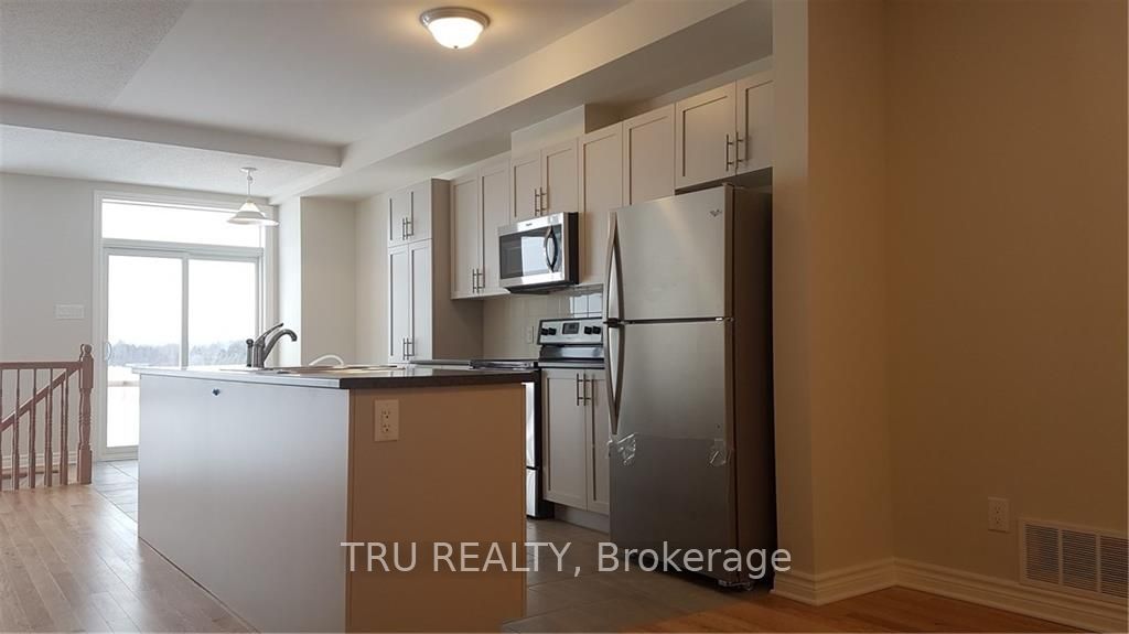 1146 Beckett Crescent Property Photo 9