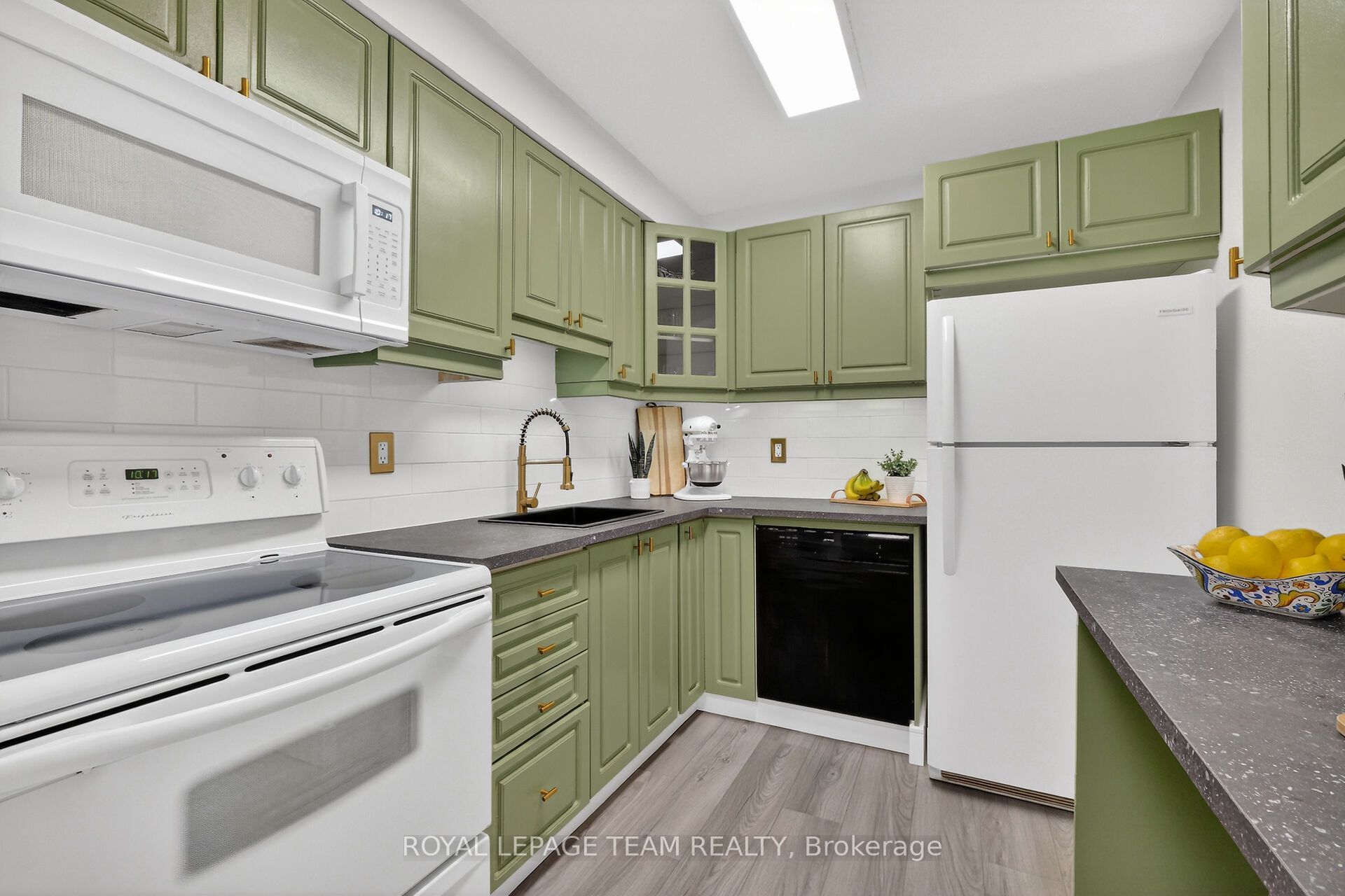 515 St Laurent Boulevard 1809 Property Photo 11