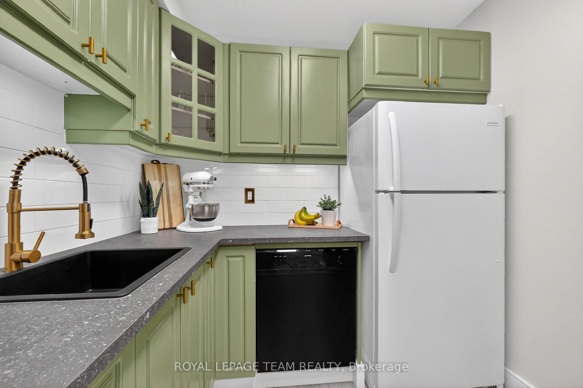 515 St Laurent Boulevard 1809 Property Photo 14