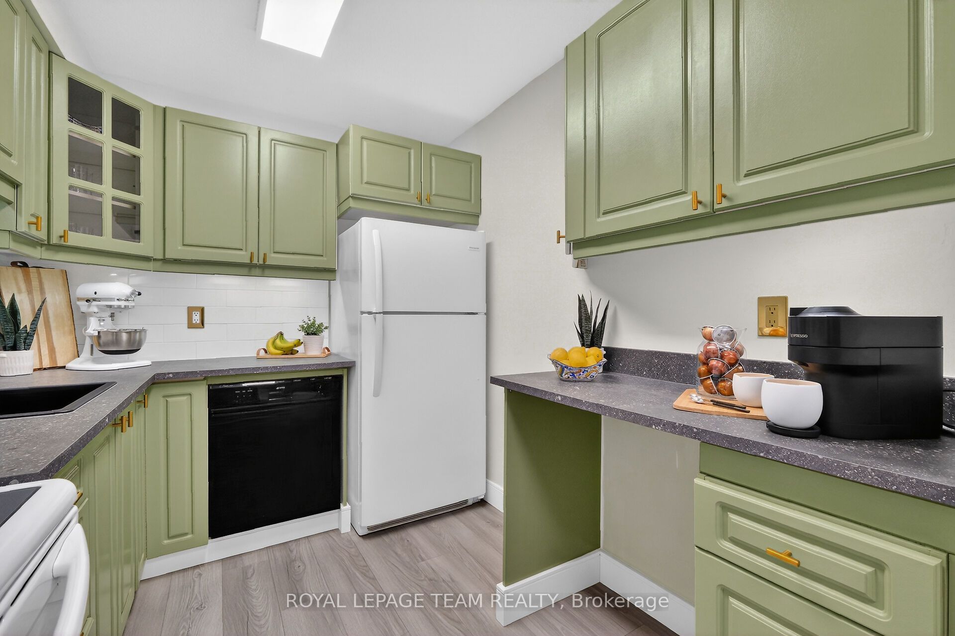 515 St Laurent Boulevard 1809 Property Photo 15