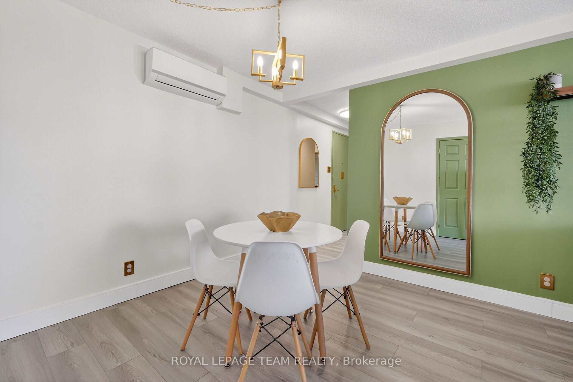 515 St Laurent Boulevard 1809 Property Photo 32