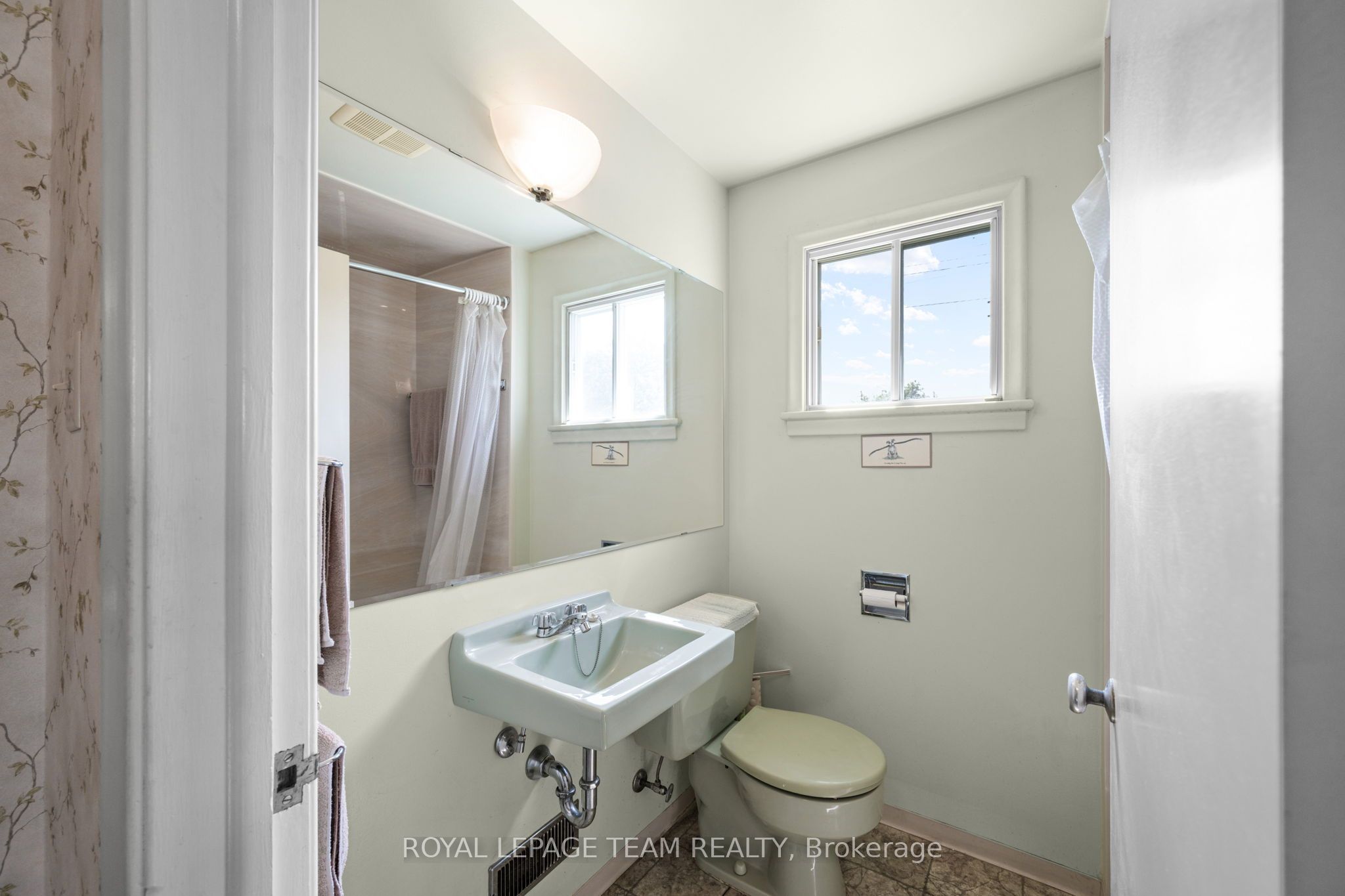 528 Browning Avenue Property Photo 23