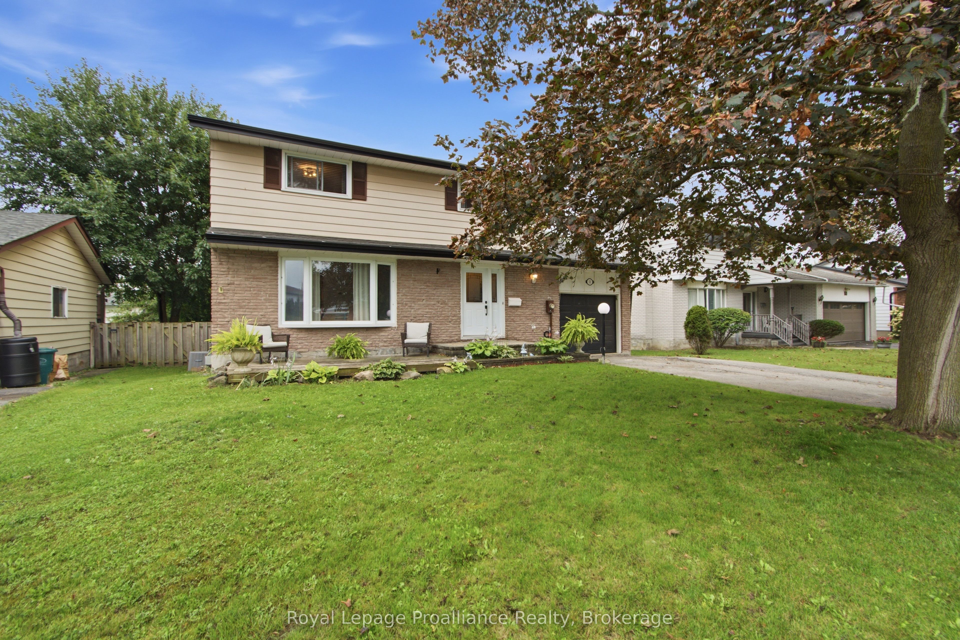 12 O'neil Crescent Property Photo 3