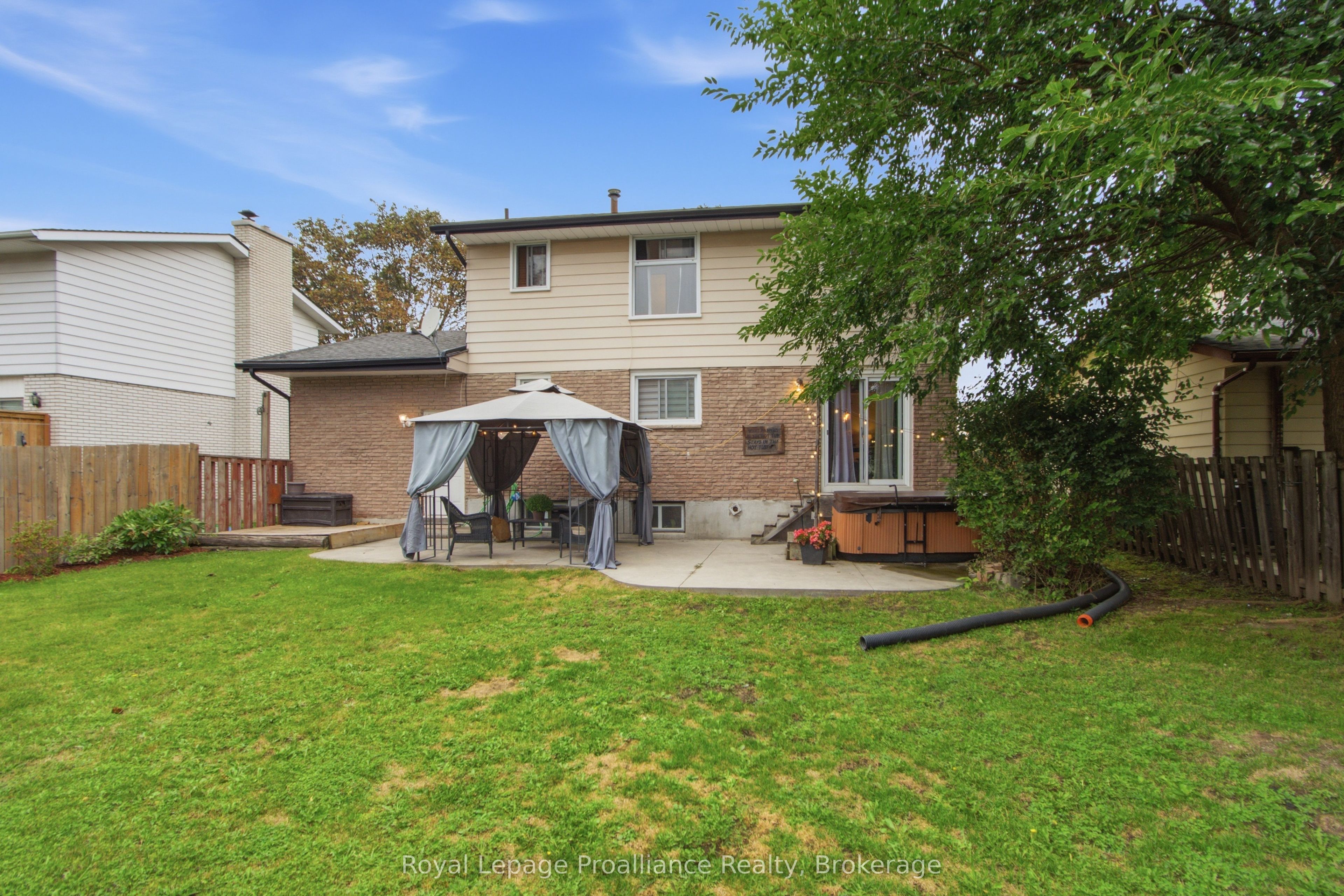 12 O'neil Crescent Property Photo 7