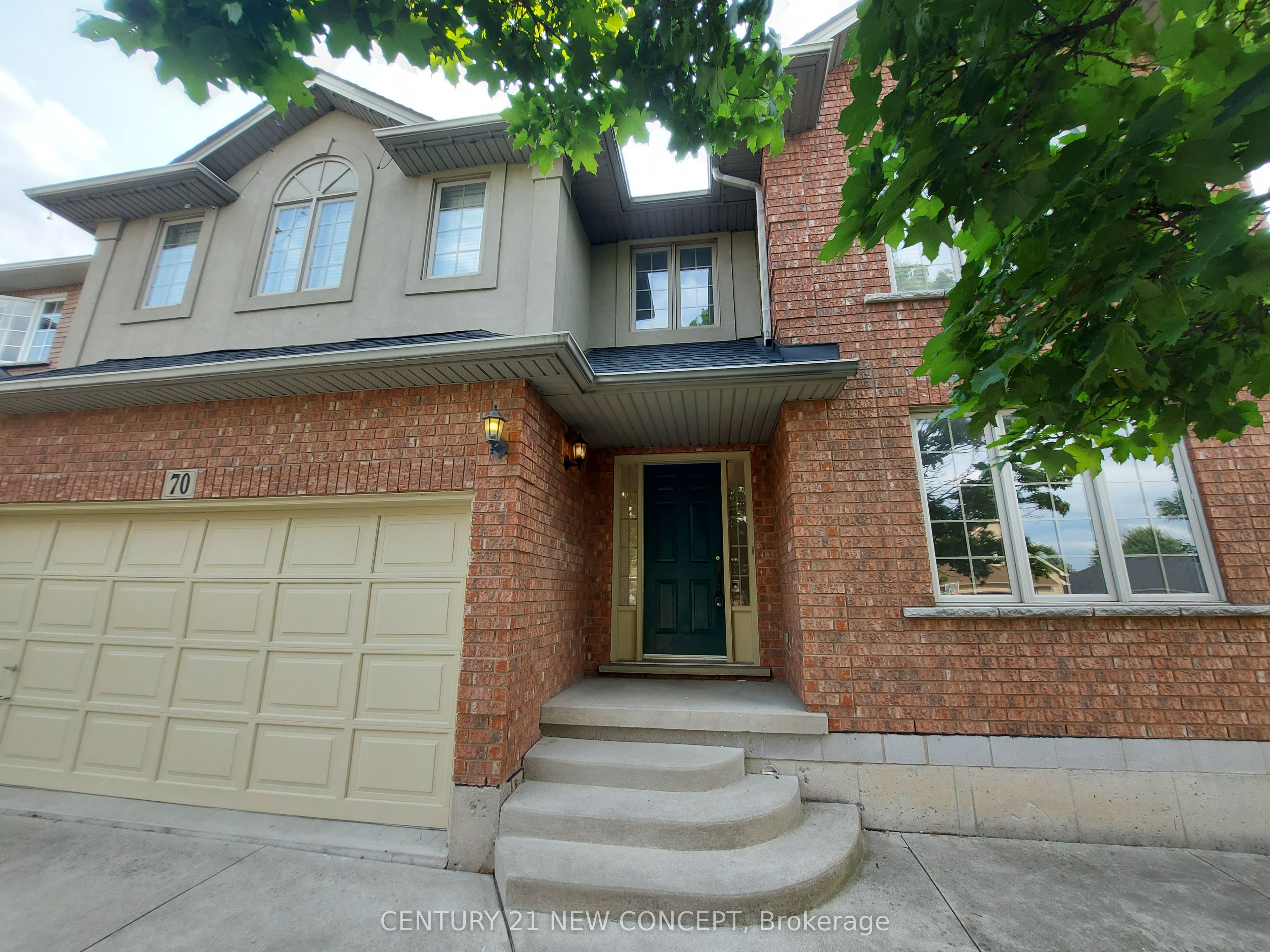 70 Cabriolet Crescent Property Photo 2