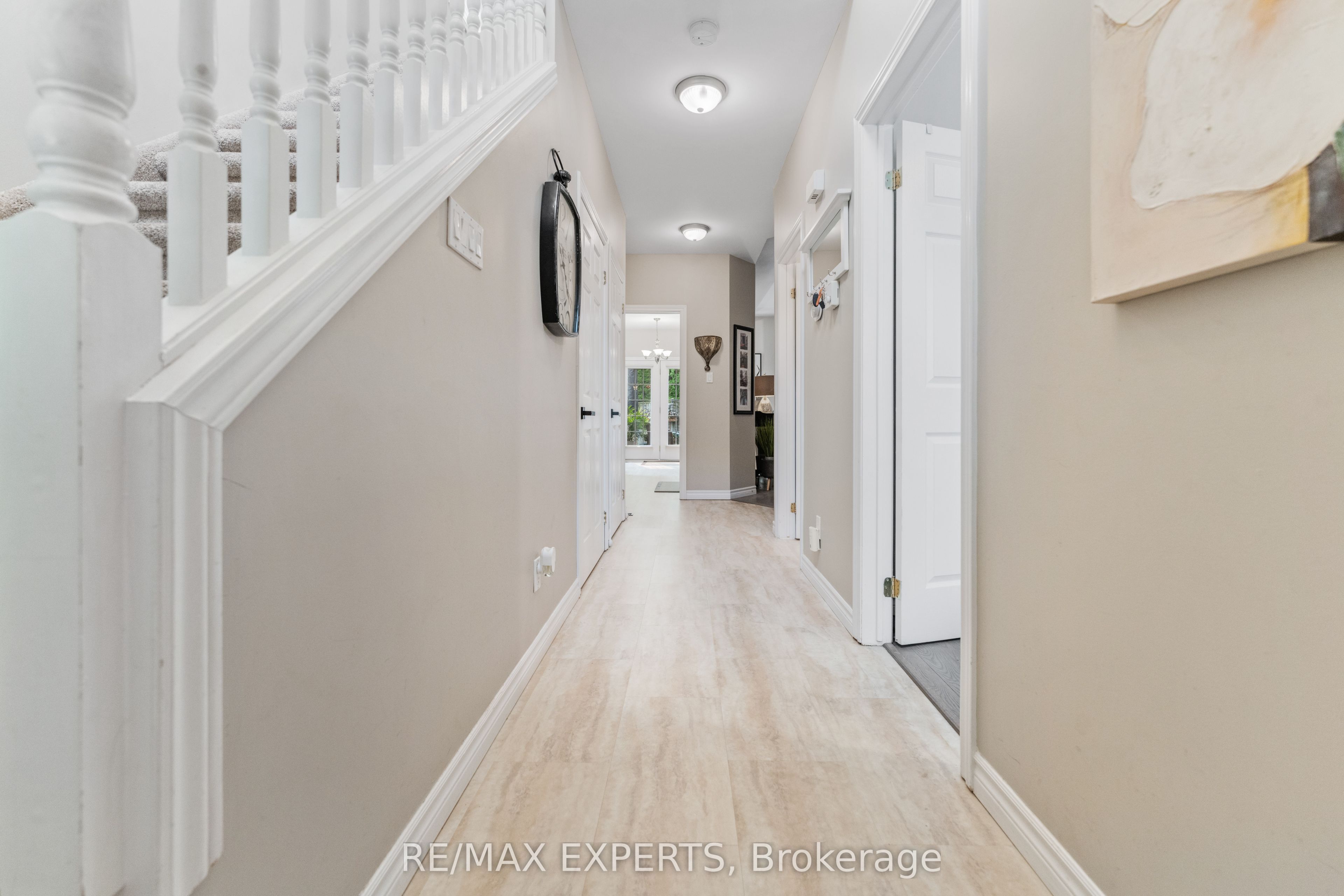 608 Simcoe Street 19 Property Photo 3