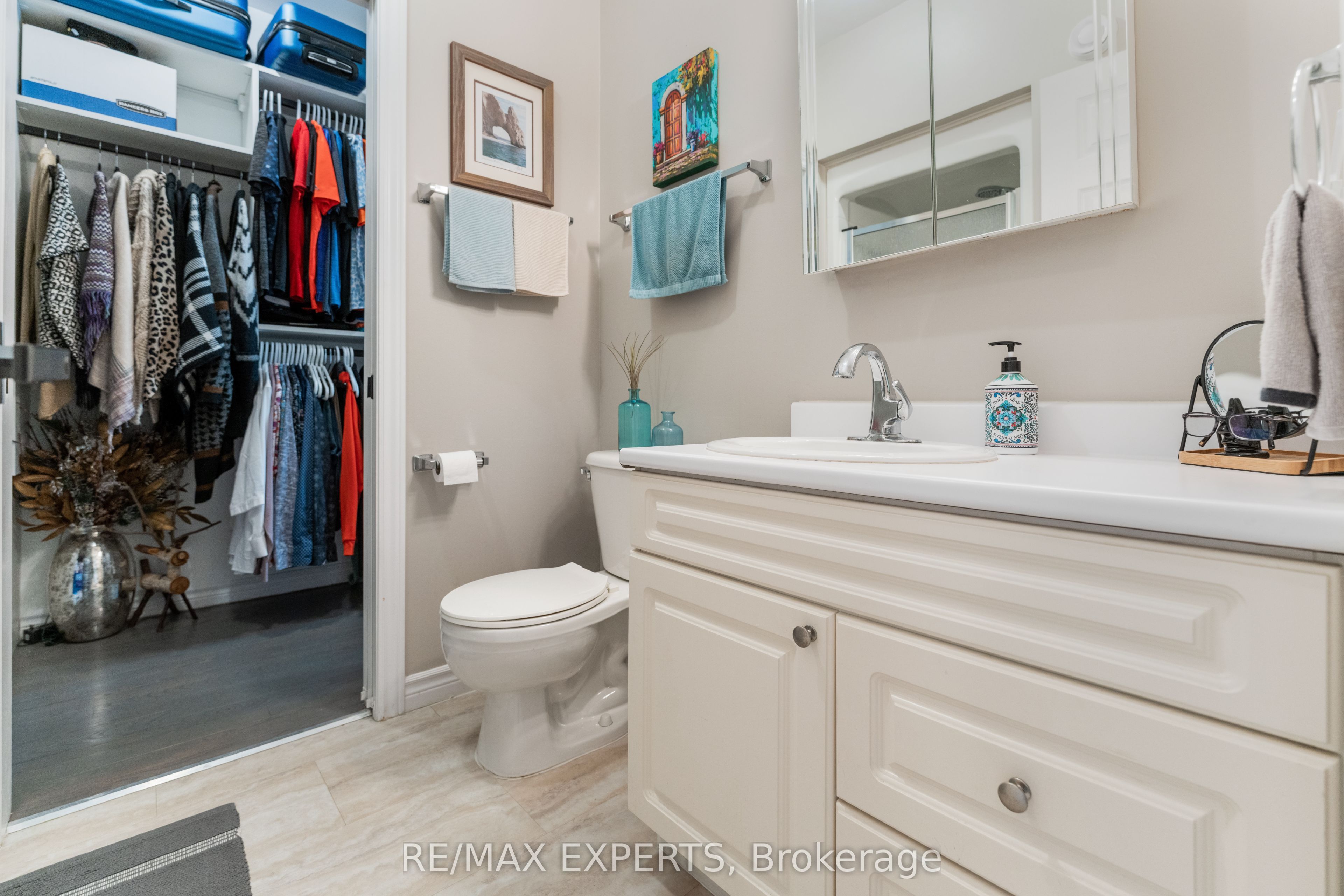 608 Simcoe Street 19 Property Photo 21