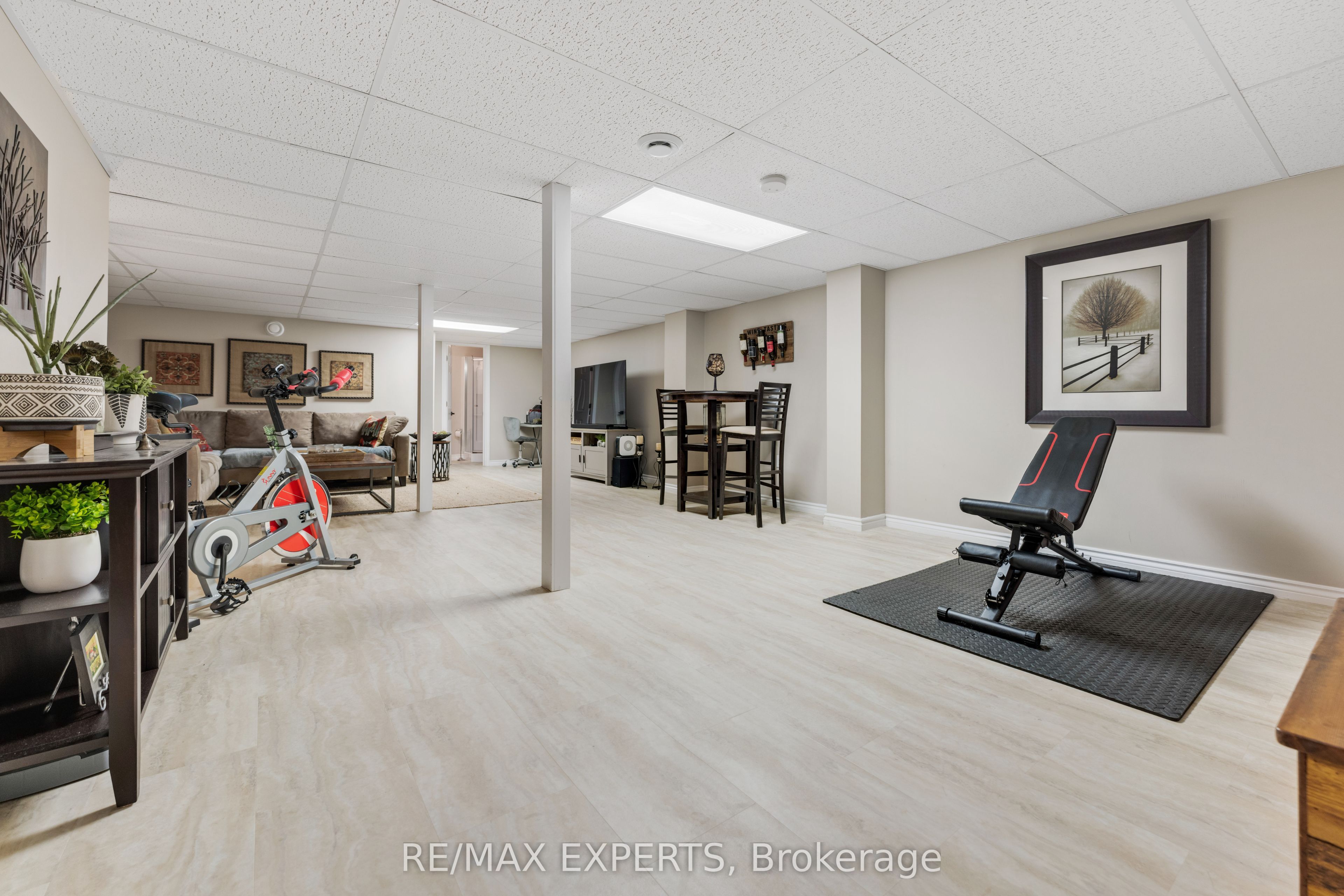 608 Simcoe Street 19 Property Photo 23