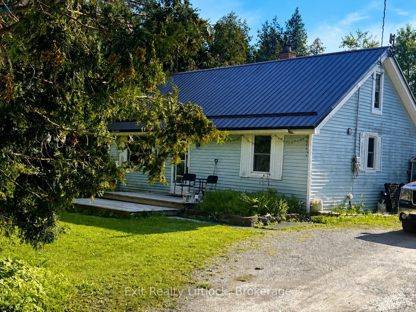 2542 Providence Line Property Photo 1