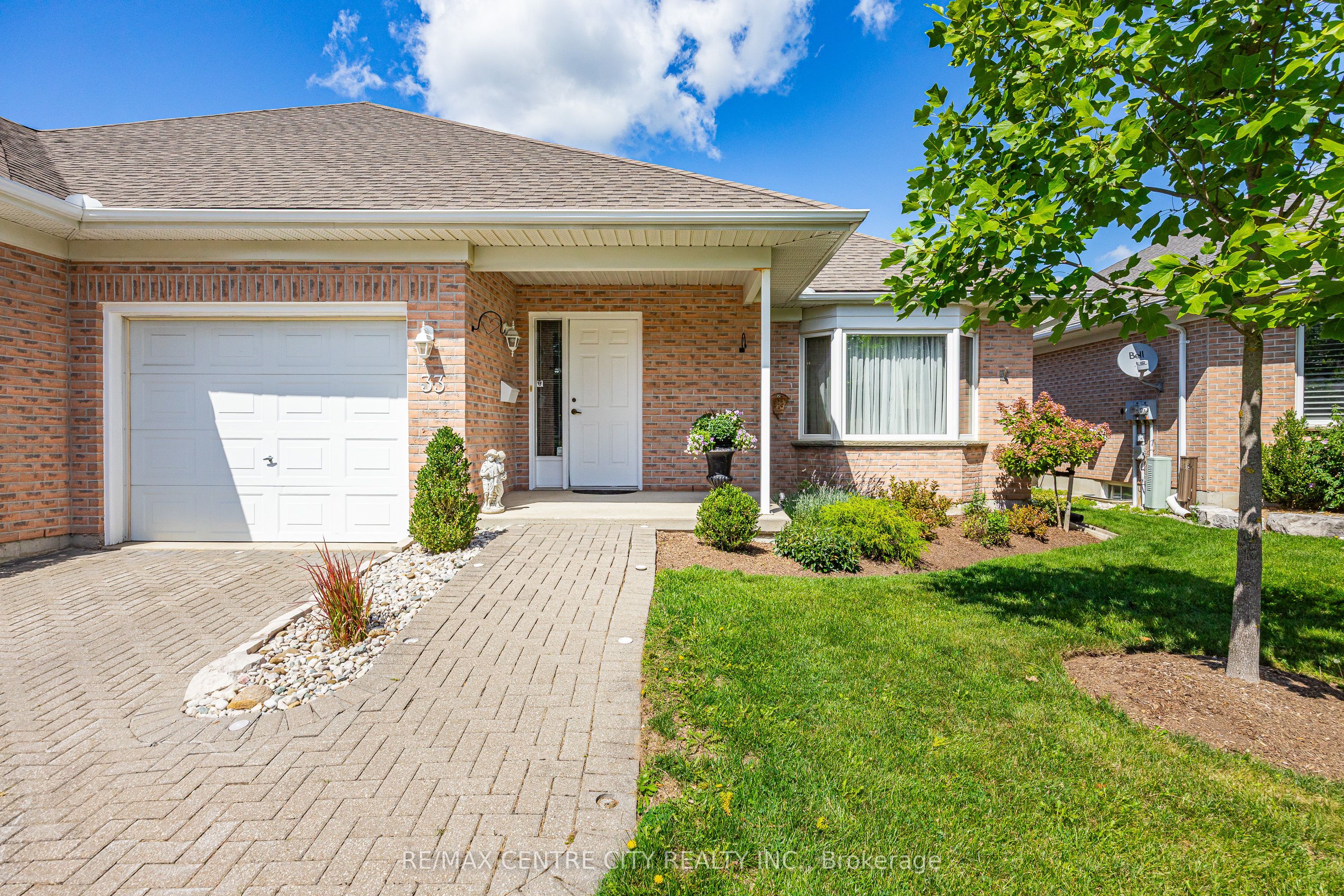 33 Ilderbrook Circle Property Photo 1
