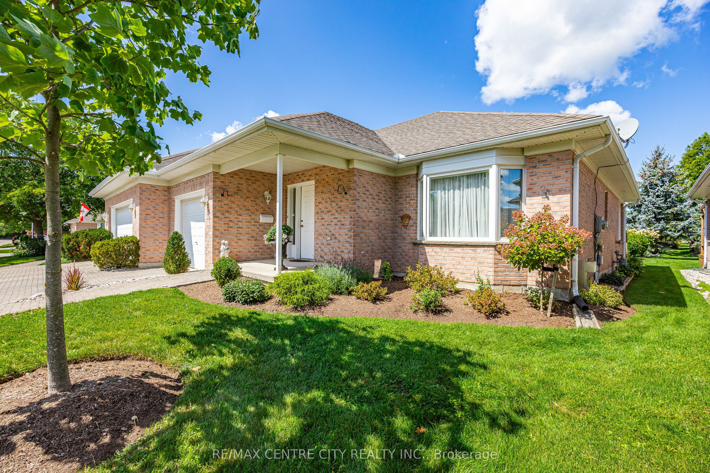 33 Ilderbrook Circle Property Photo 2