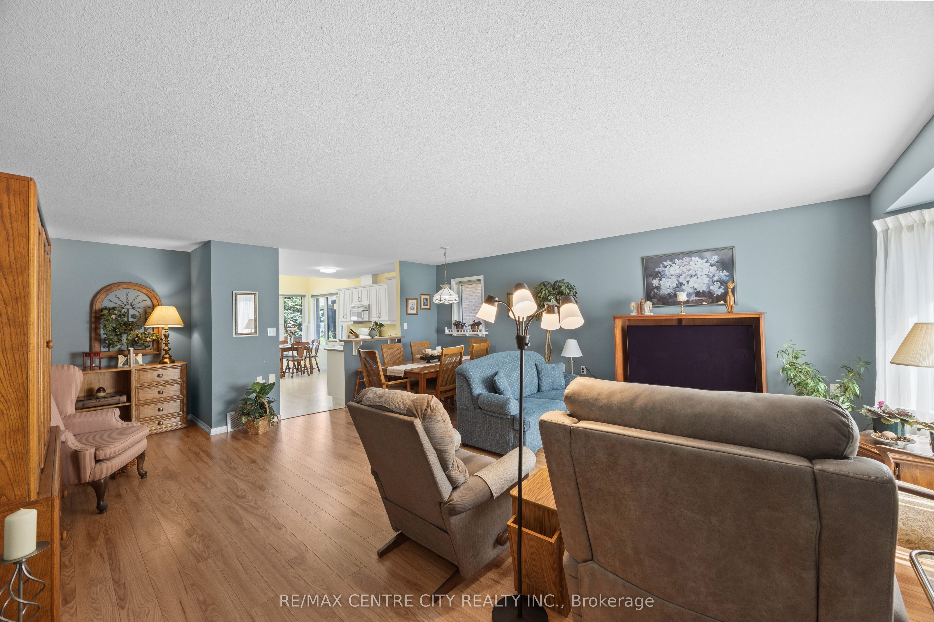 33 Ilderbrook Circle Property Photo 5