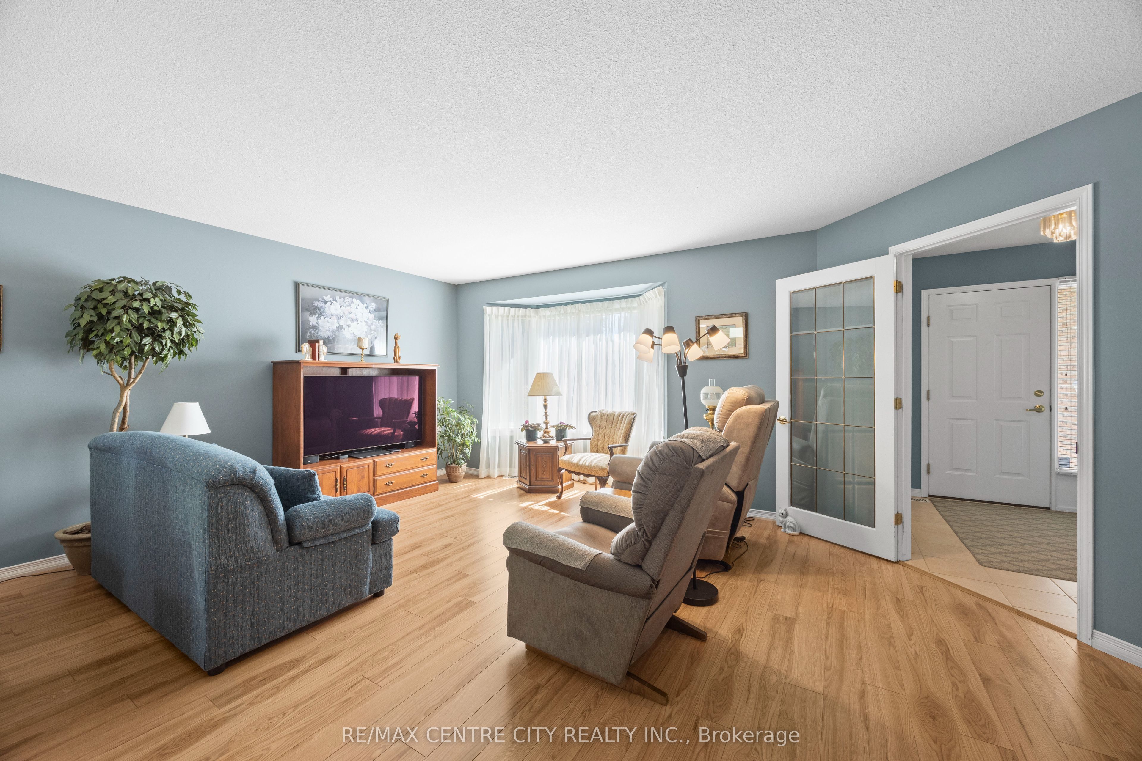 33 Ilderbrook Circle Property Photo 6