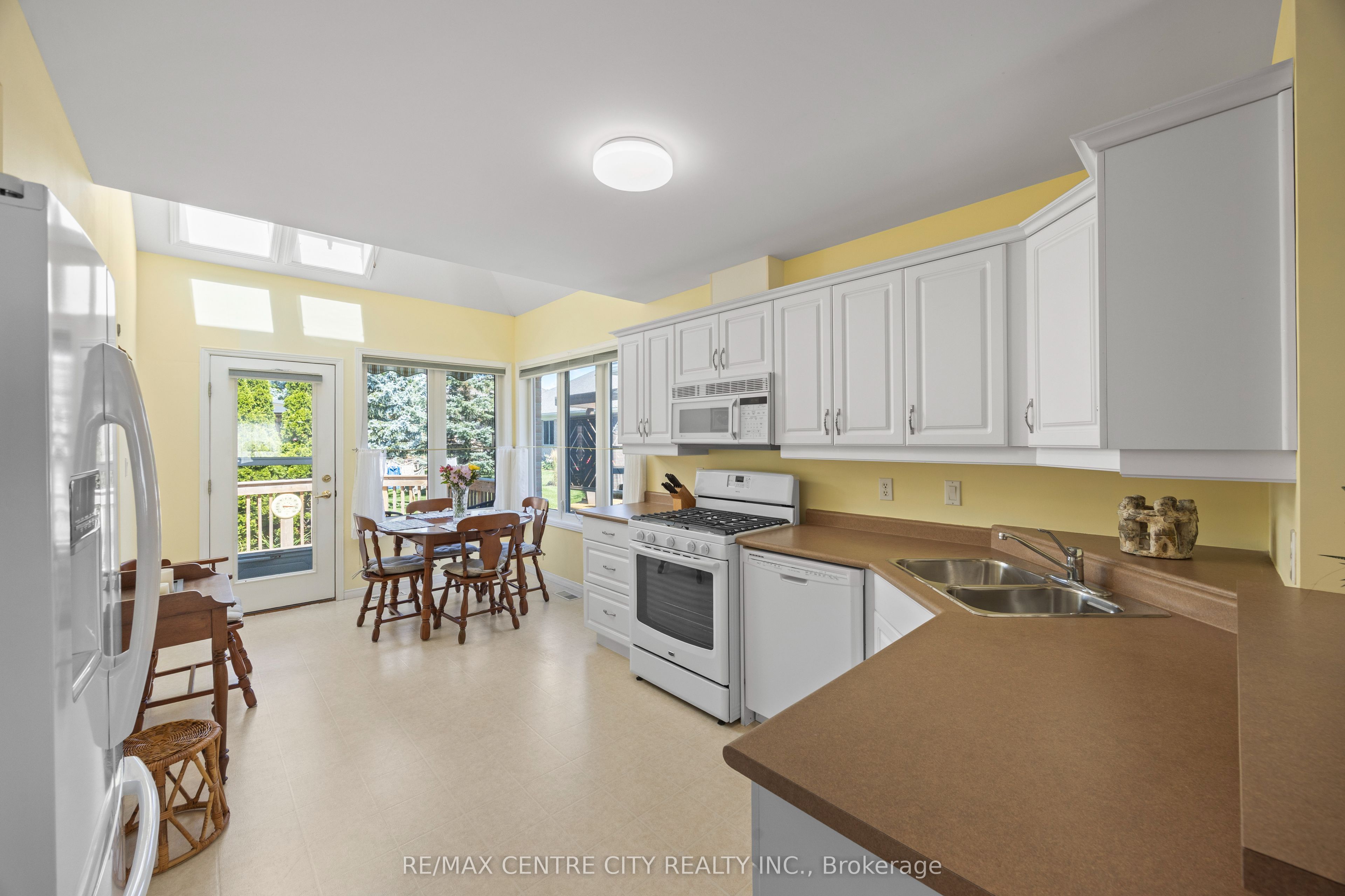 33 Ilderbrook Circle Property Photo 8