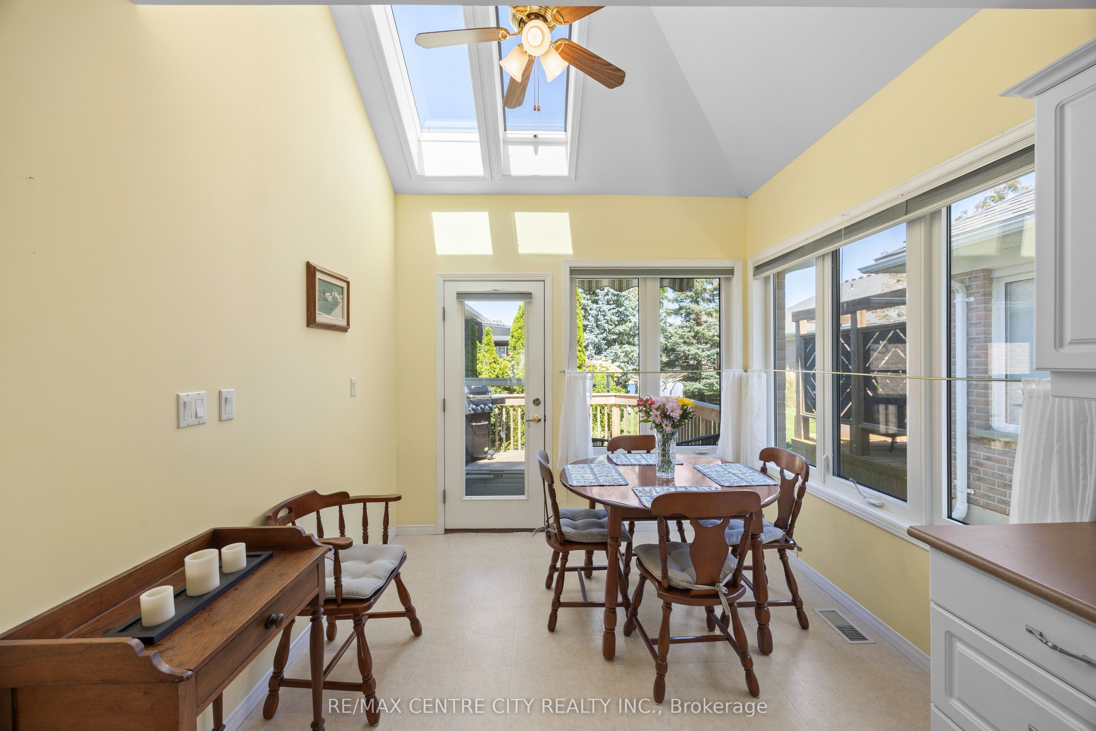 33 Ilderbrook Circle Property Photo 9