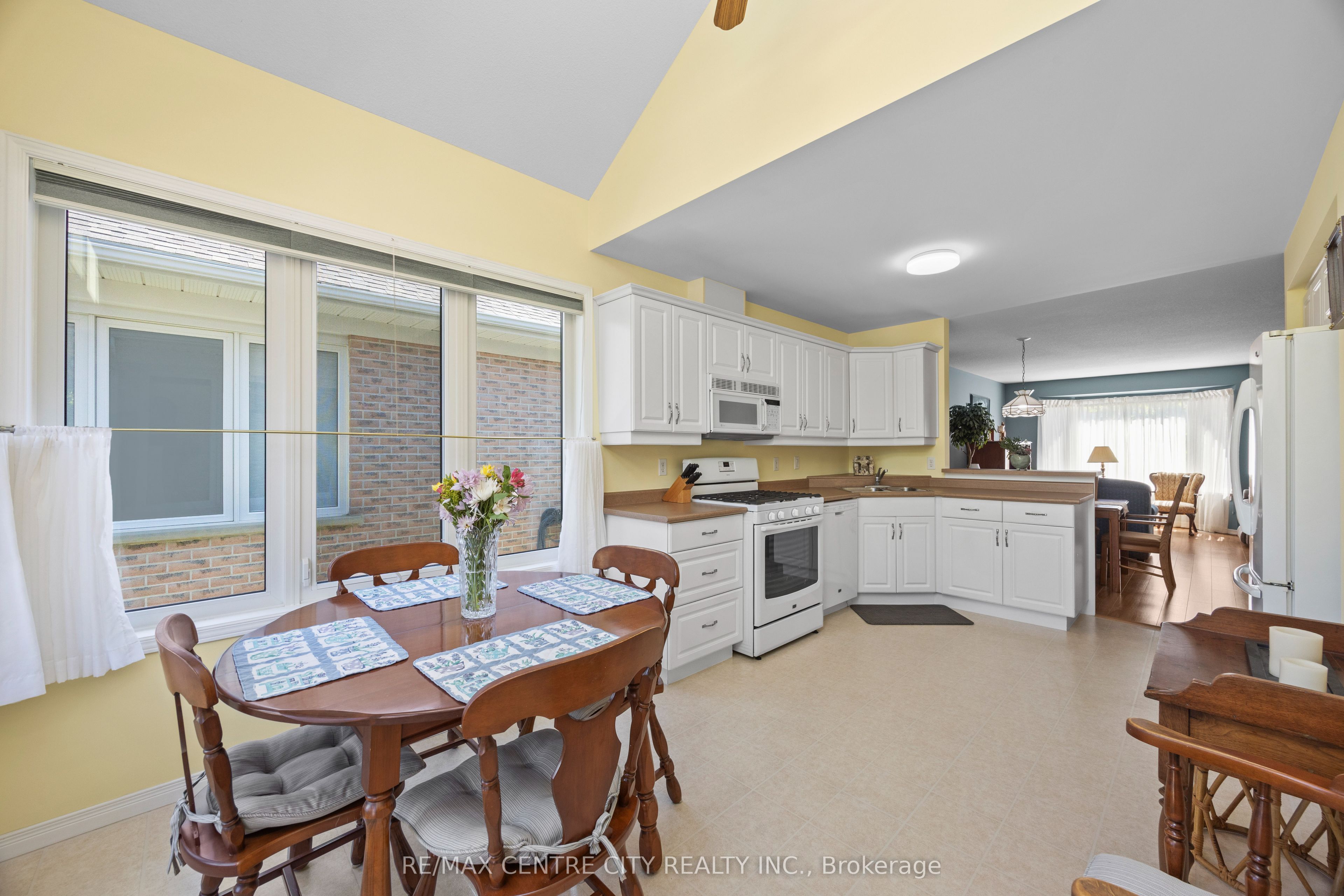 33 Ilderbrook Circle Property Photo 10