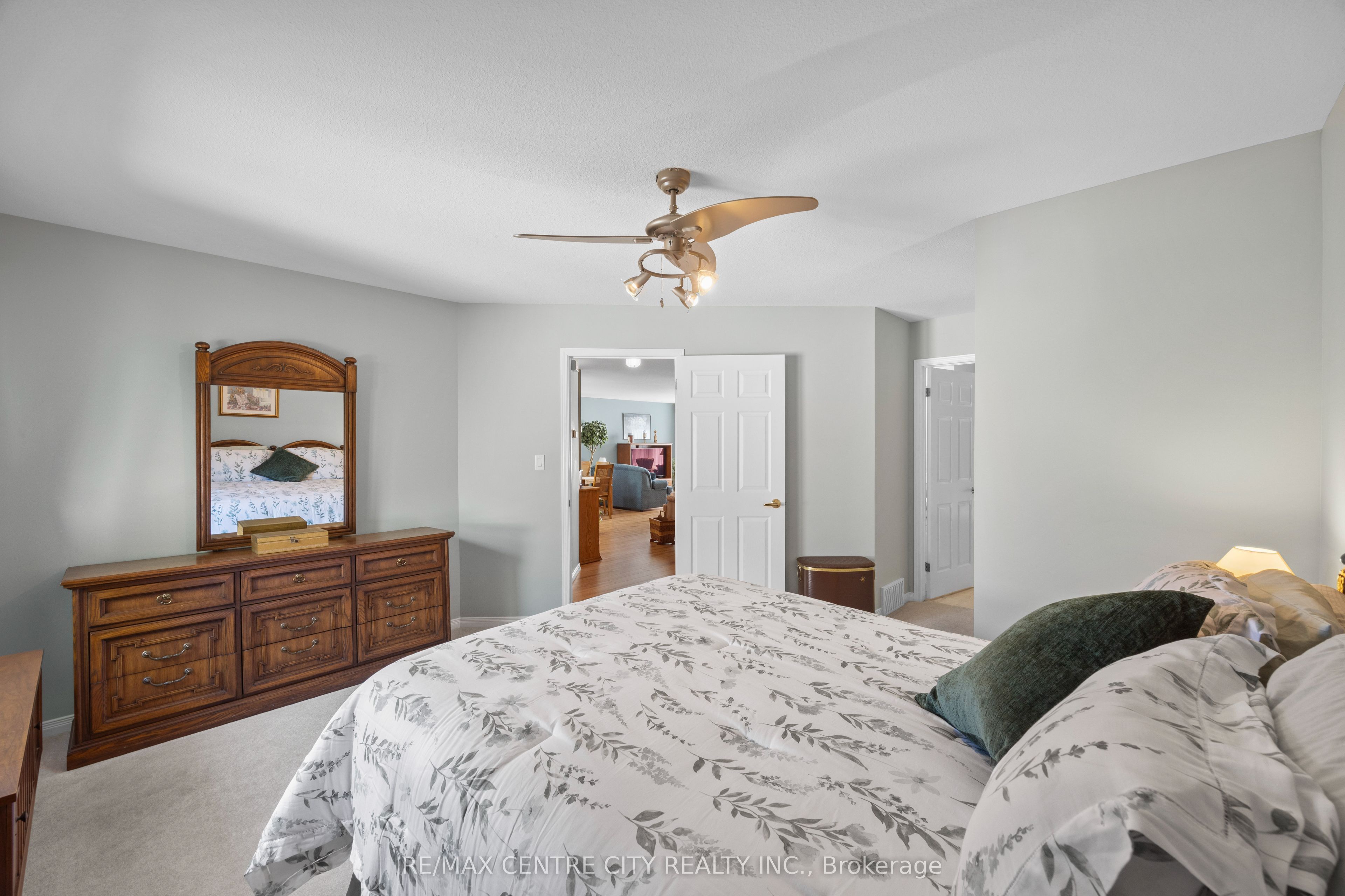 33 Ilderbrook Circle Property Photo 14