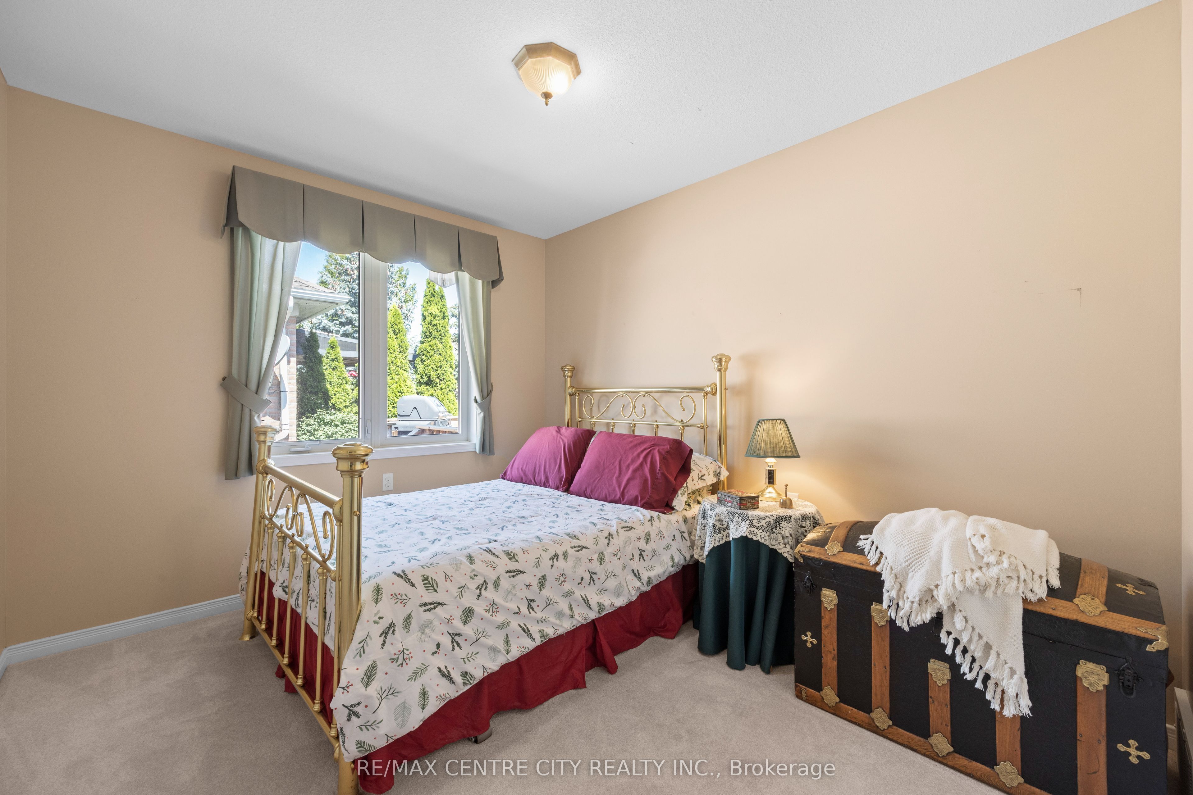 33 Ilderbrook Circle Property Photo 17