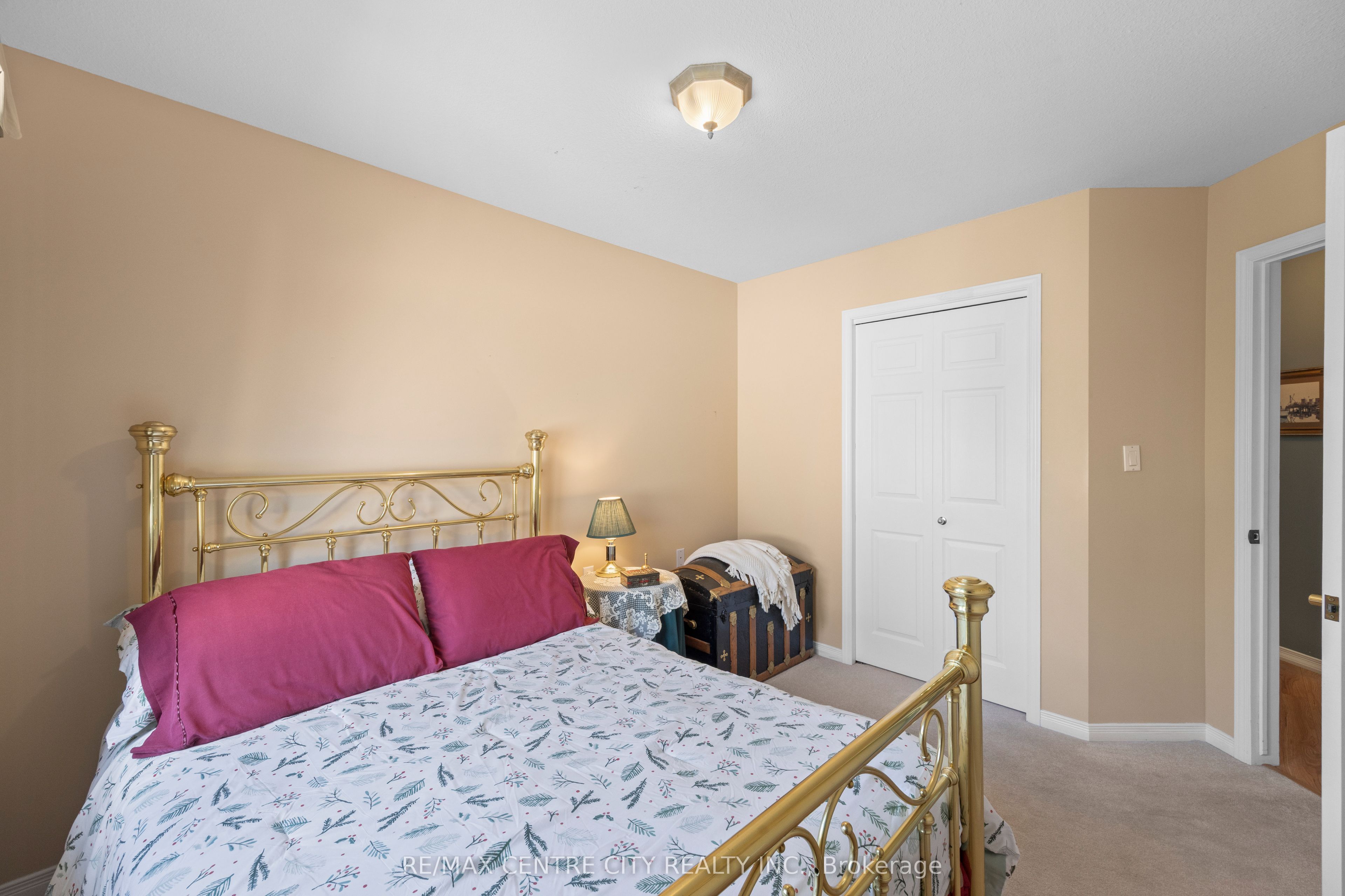 33 Ilderbrook Circle Property Photo 18