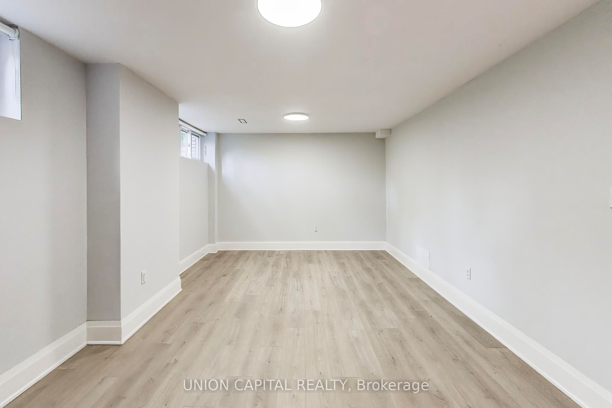 58 Forsyth Avenue N Property Photo 39