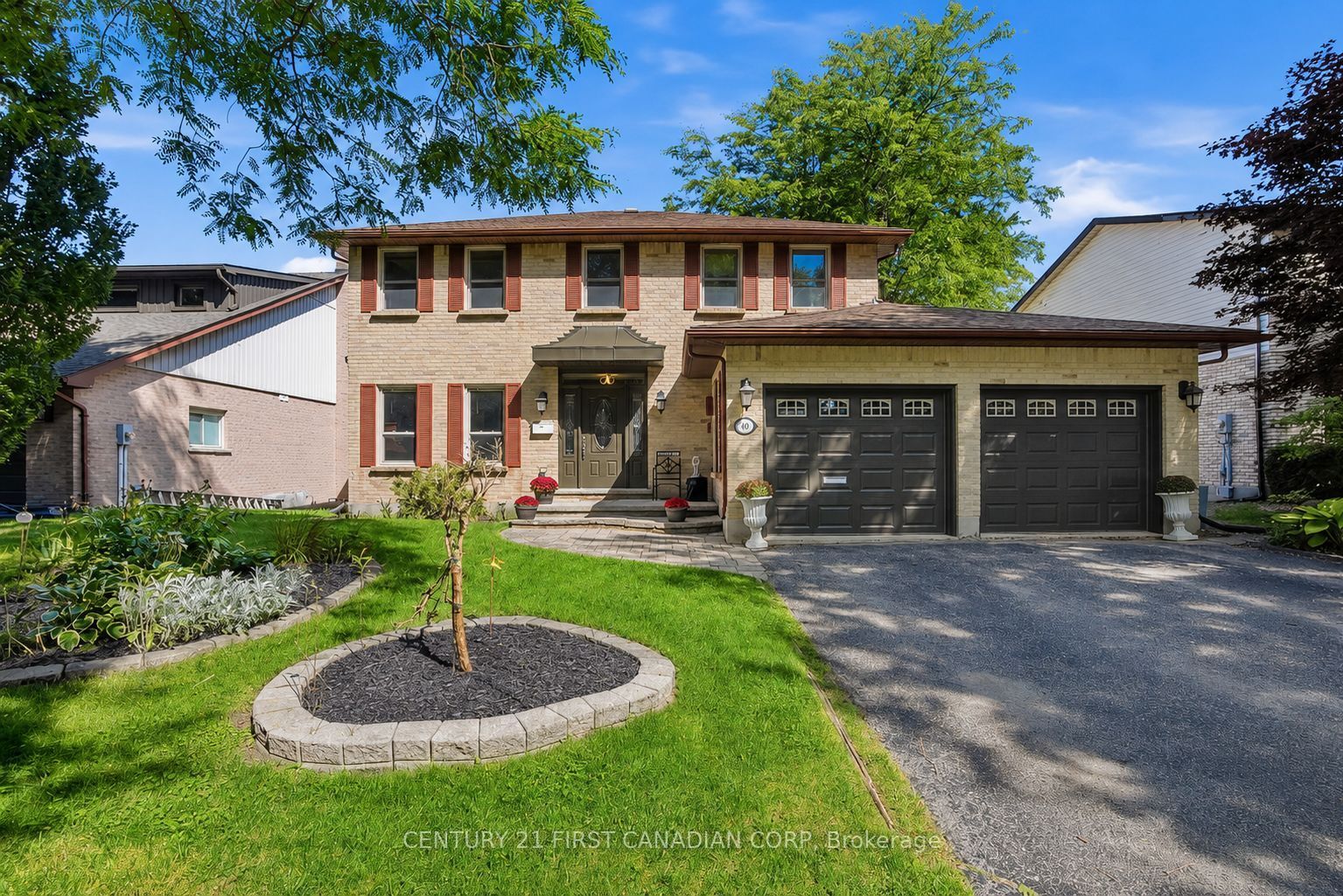199 Somerset Crescent Property Photo 1