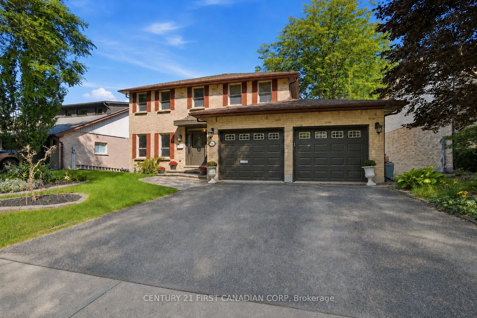 199 Somerset Crescent Property Photo 2