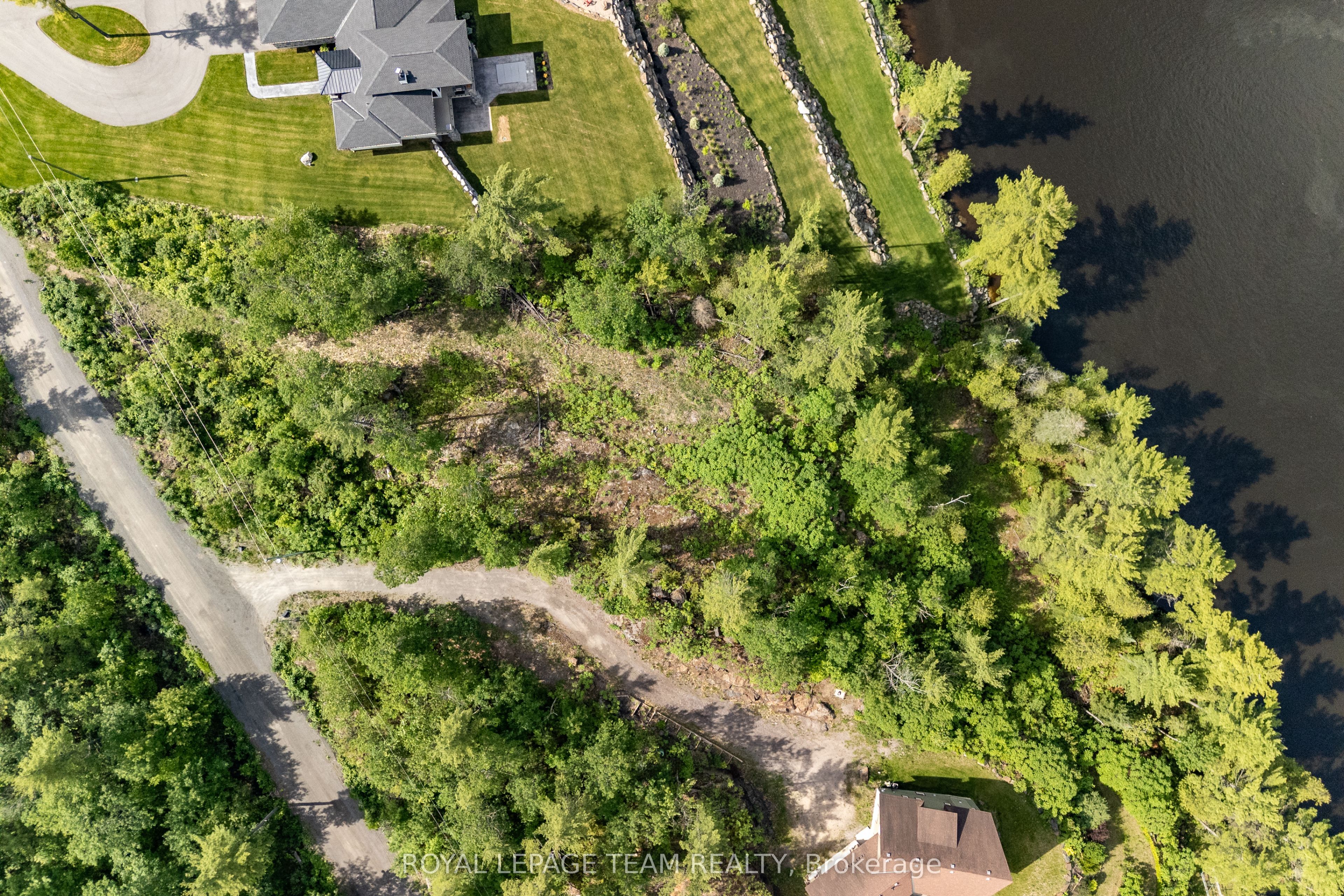 77 Carriage Landing Drive Property Photo 4