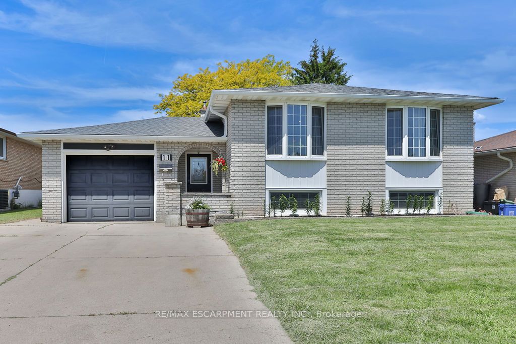11 Lynwood Drive Property Photo 1
